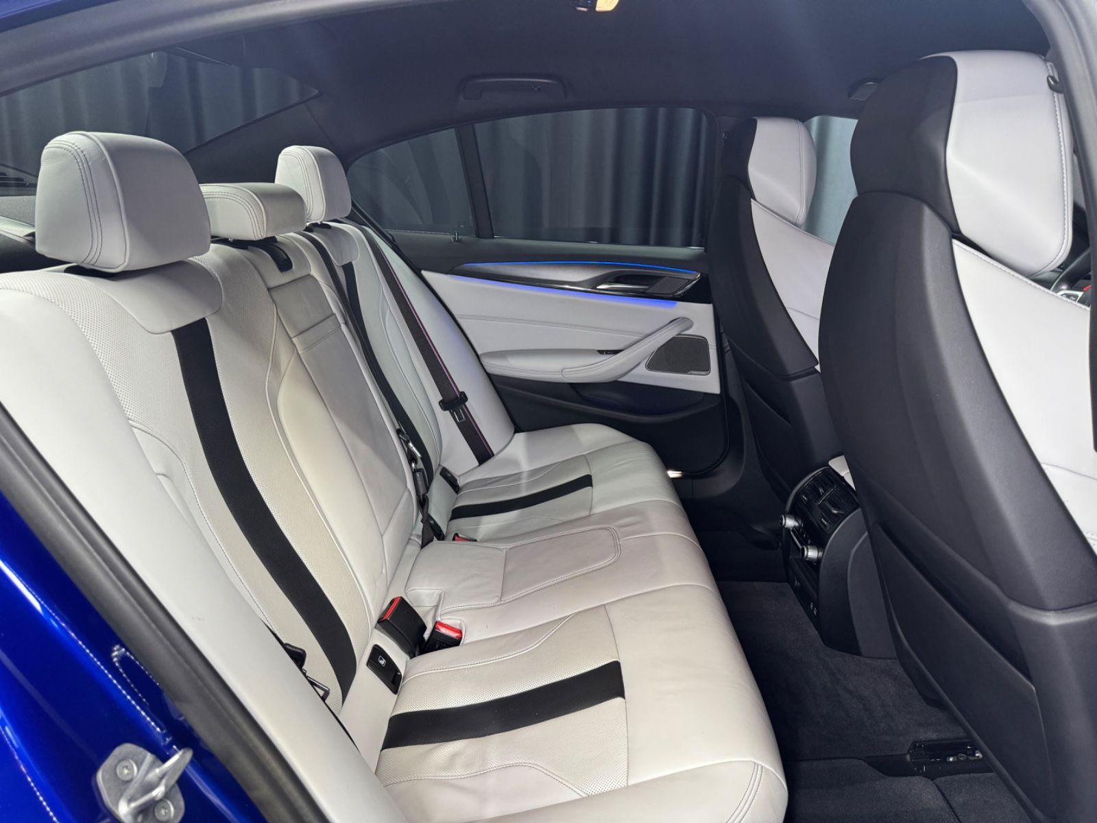 Fahrzeugabbildung BMW M5 Limousine Competition|KERAMIK|HEAD-UP|