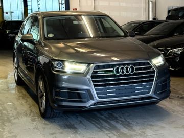 Audi Q7 - 1