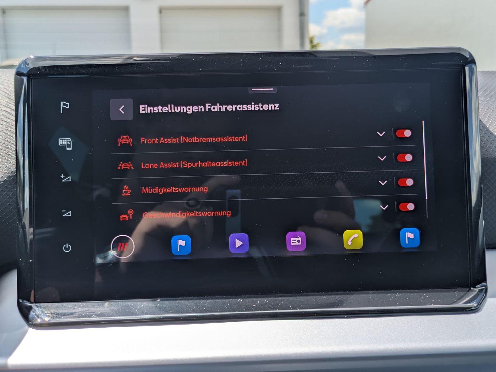 Fahrzeugabbildung SEAT Arona 1.5 TSI FR DSG AHK*ACC*LED*APP*DAB*KAMERA