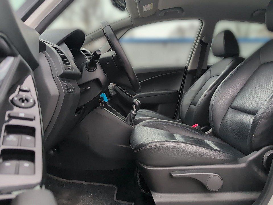 Fahrzeugabbildung Hyundai ix20 1.4 GOLD GARANTIE 1HD WENIG-KM AHK LEDER+BT