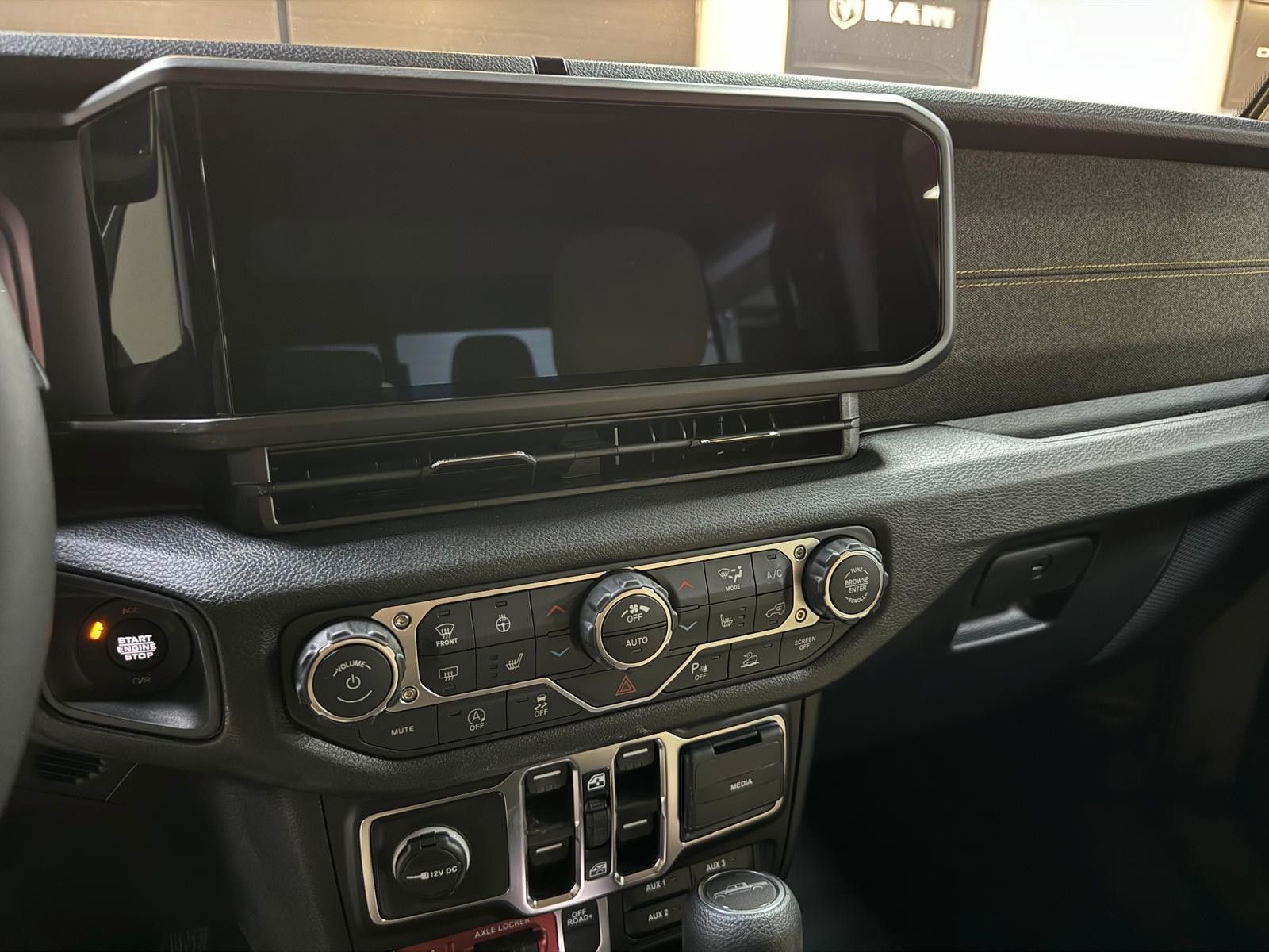 Fahrzeugabbildung Jeep GLADIATOR WILLYS '41 ED. 3.6L-V6 HARDTOP-SOFTTOP