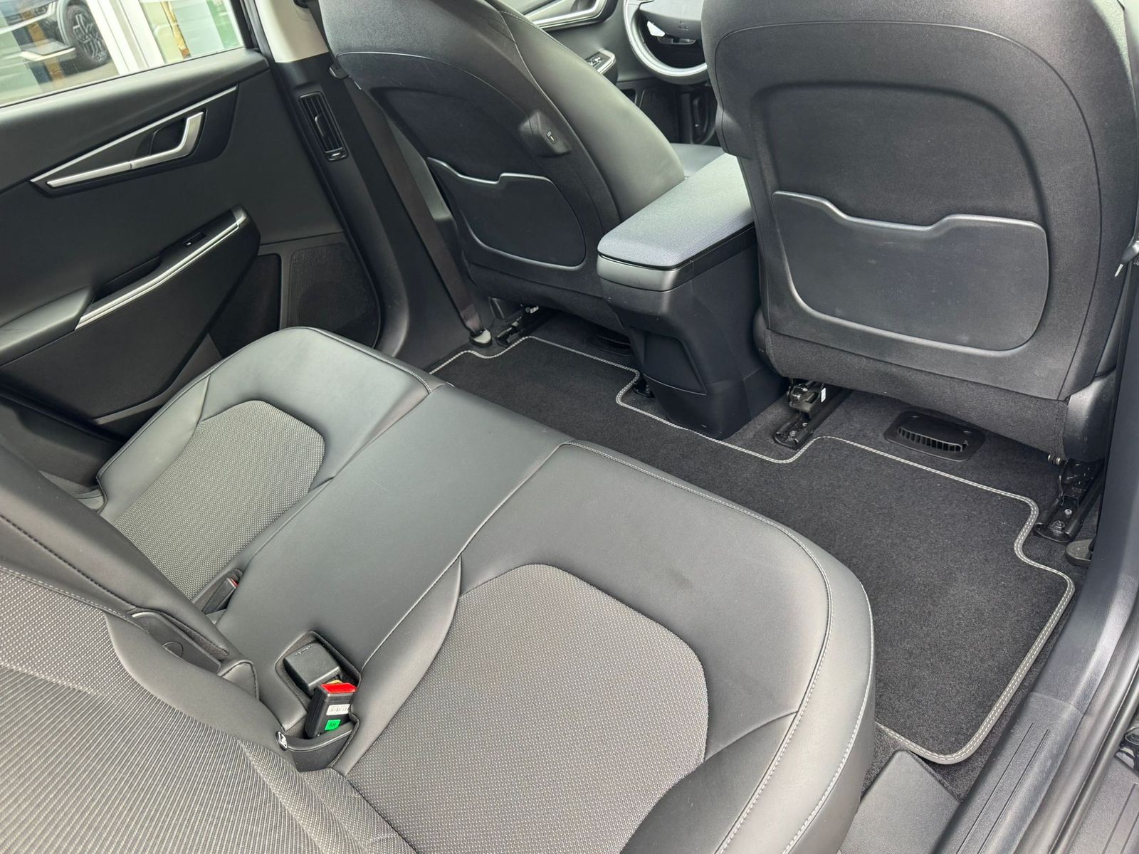 Fahrzeugabbildung Kia EV6 4WD NAVI+LED+SHZ+KAMERA+WP+DAB+ACC+19"