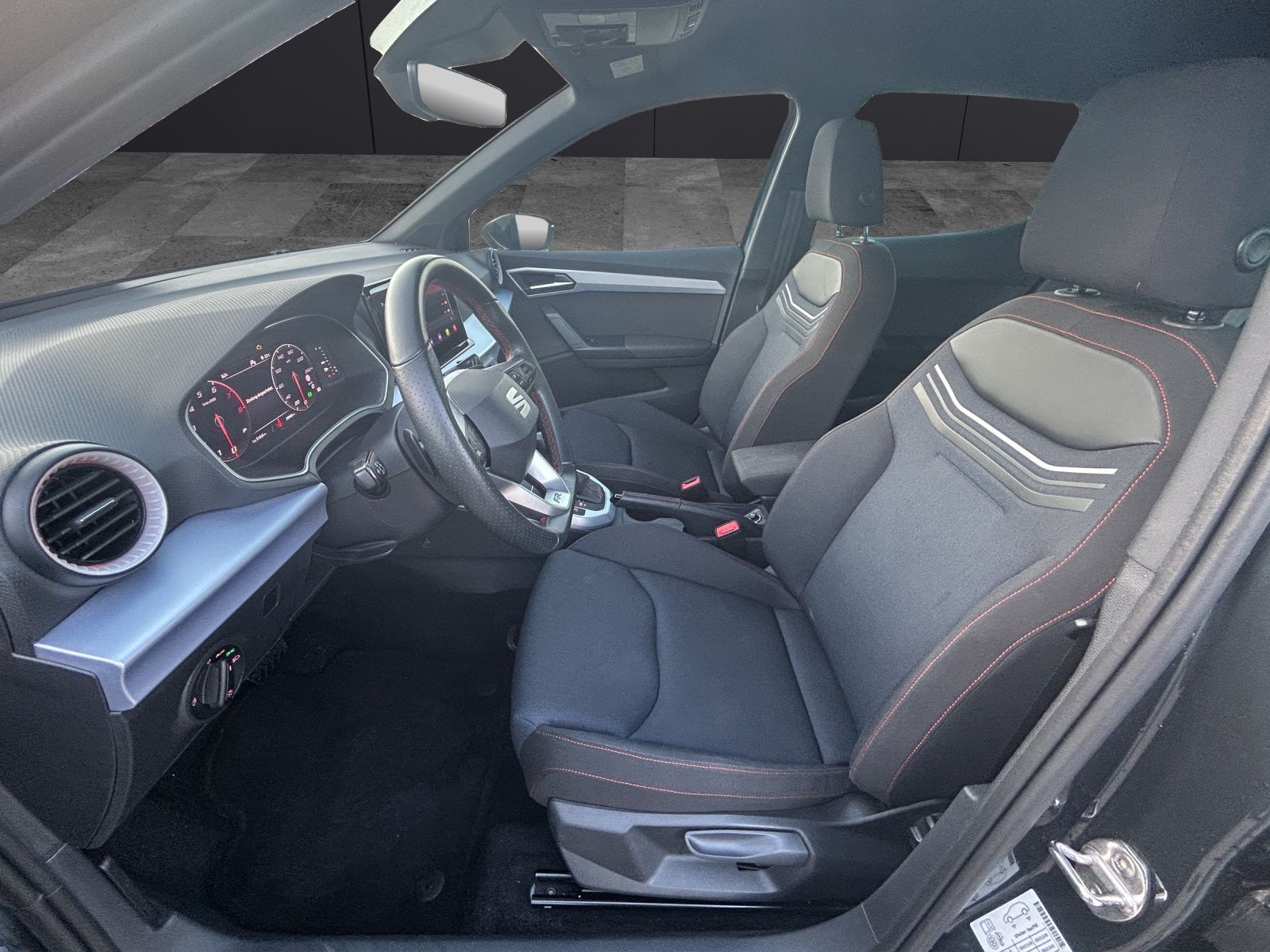 Fahrzeugabbildung SEAT Arona TSI FR-Line DSG LED Navi AID ACC RFK SH LM