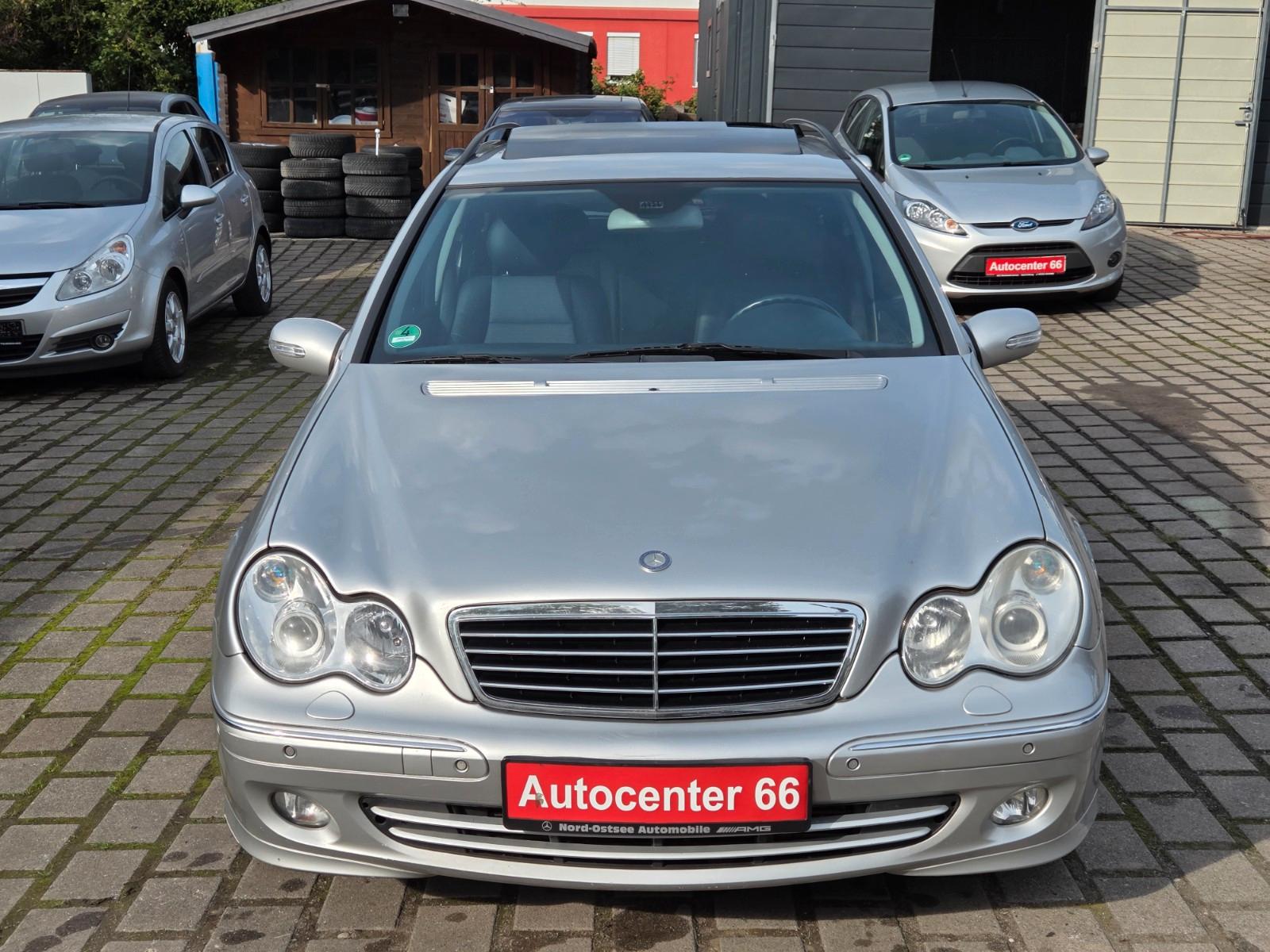 Mercedes-Benz C220 2004 — rear view