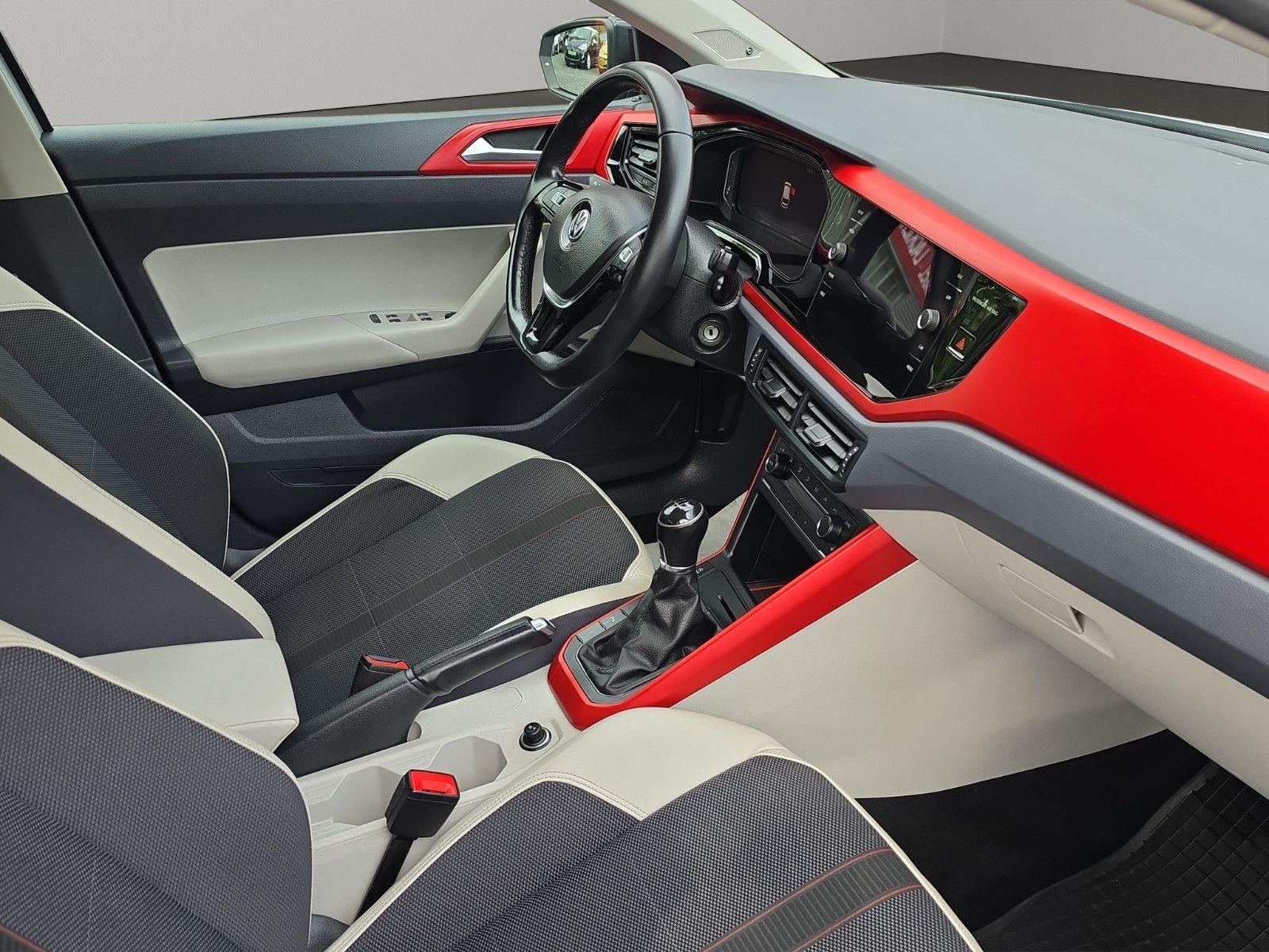 Fahrzeugabbildung Volkswagen Polo VI beats 1.HAND ACC LEDER NAVI DIGITACHO