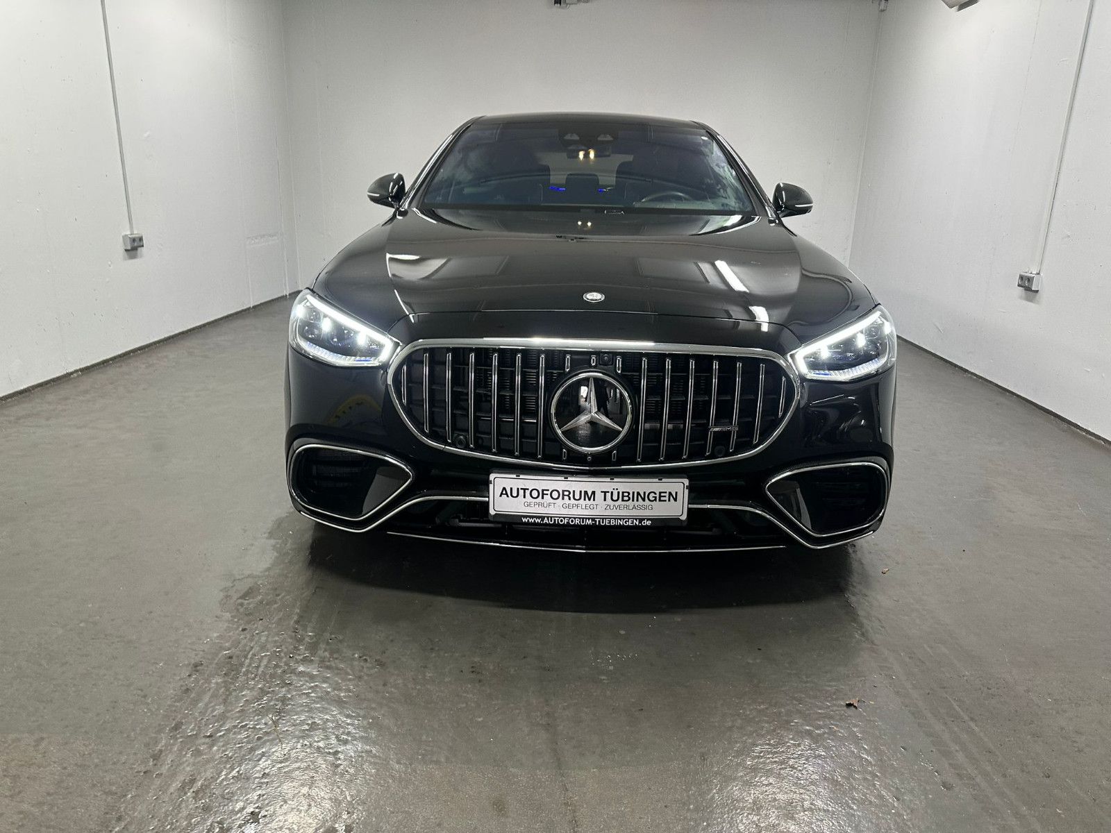 Fahrzeugabbildung Mercedes-Benz S 63 E Performance L *KERAMIK BREMSE*CARBON*TV*