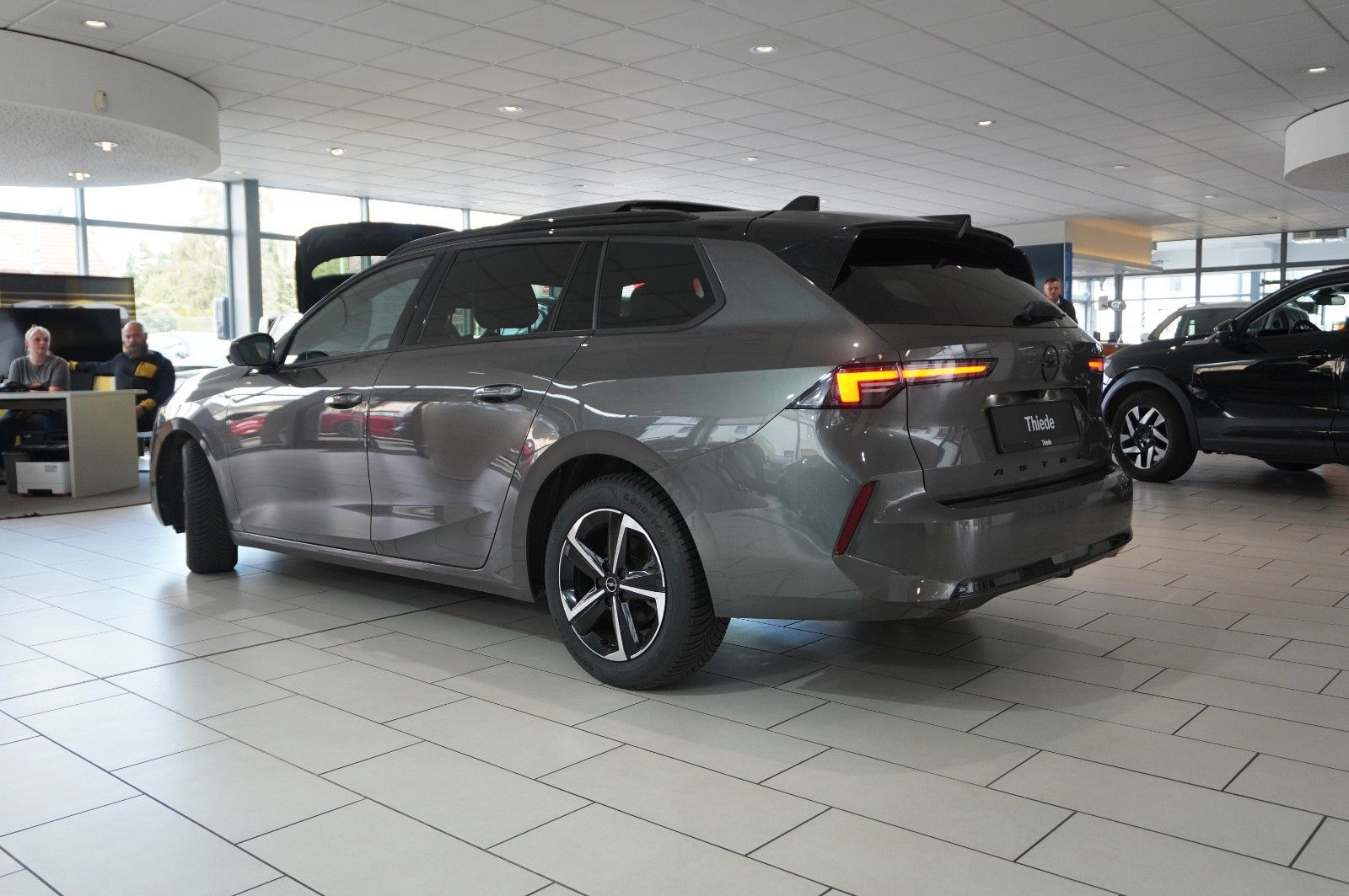 Fahrzeugabbildung Opel Astra L ST 1.2T GS SPORT NAVI/LED/360°/PANO./HUD