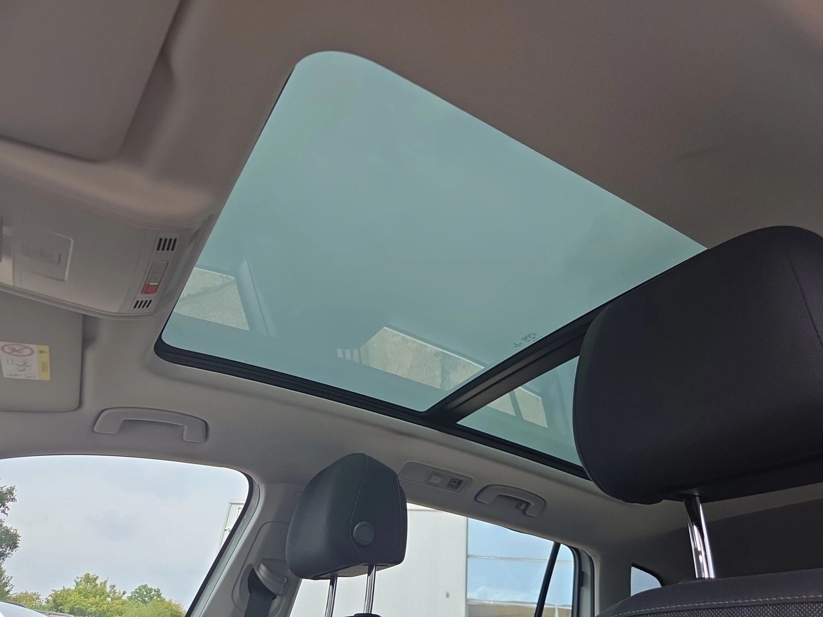 Fahrzeugabbildung Volkswagen Tiguan Allspace TSI Life DSG LED Navi ACC AHK Pa