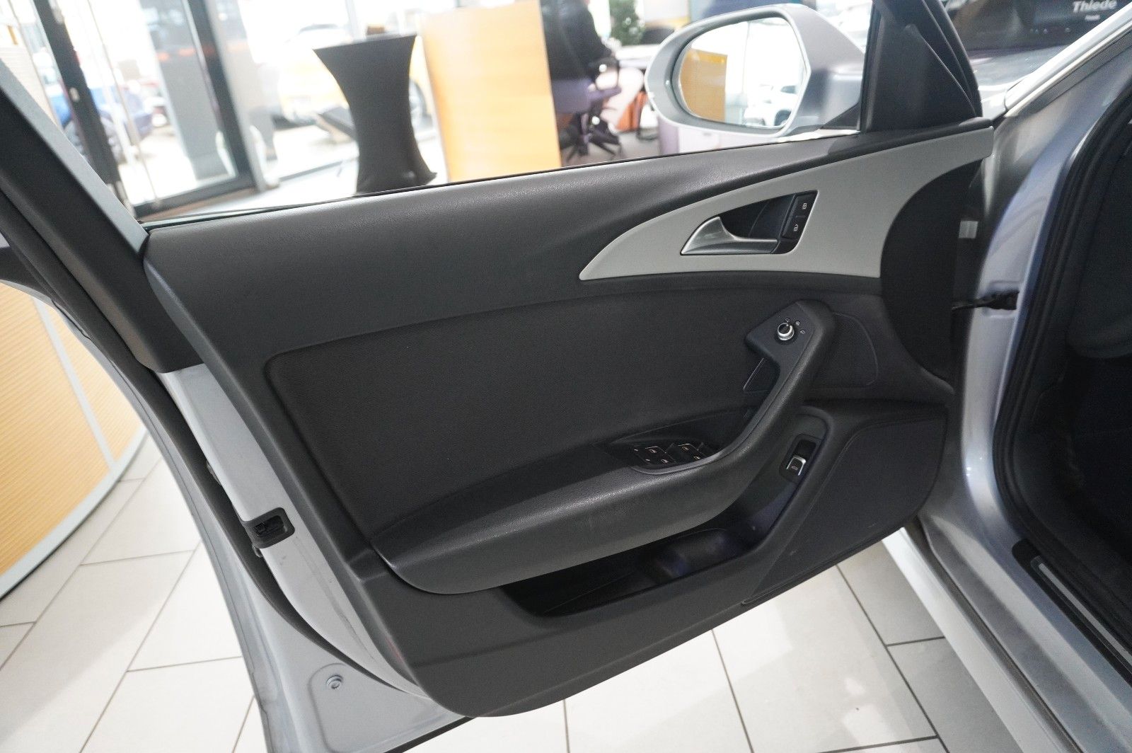Fahrzeugabbildung Audi A6 Avant 2.0 TFSI QUATTRO NAVI/LED/KAMERA/SH/TÜV