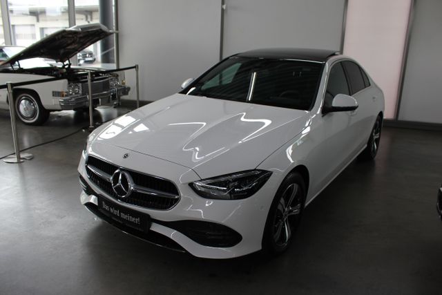 Vorschaubild von: Mercedes-Benz
C 220 d Avantgarde Advanced+ LED Panorama AHK
