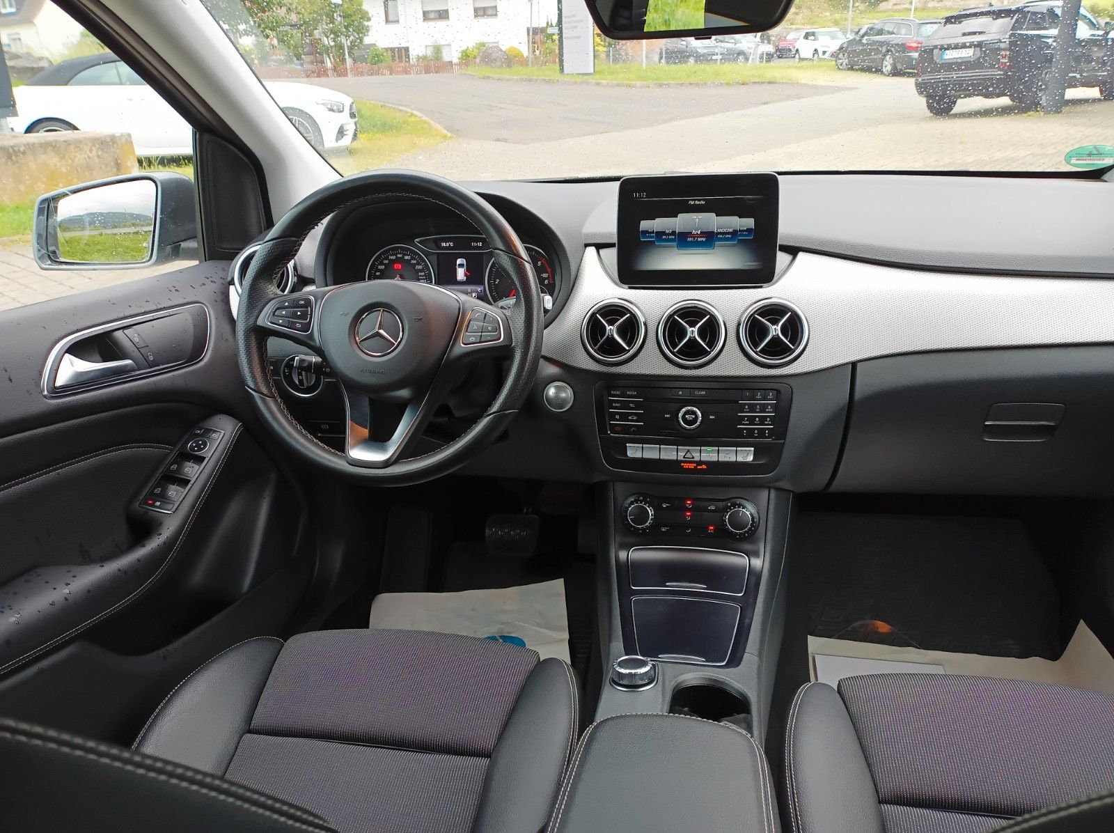 Fahrzeugabbildung Mercedes-Benz B 200d*ALLRAD+AHK+8FACH+BUSINESS+WENIG KM+INSPEK