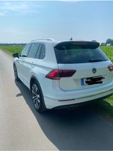 Volkswagen Tiguan 2.0 TDI SCR DSG Highline R-Line - VW Tiguan Gebrauchtwagen in Bremen