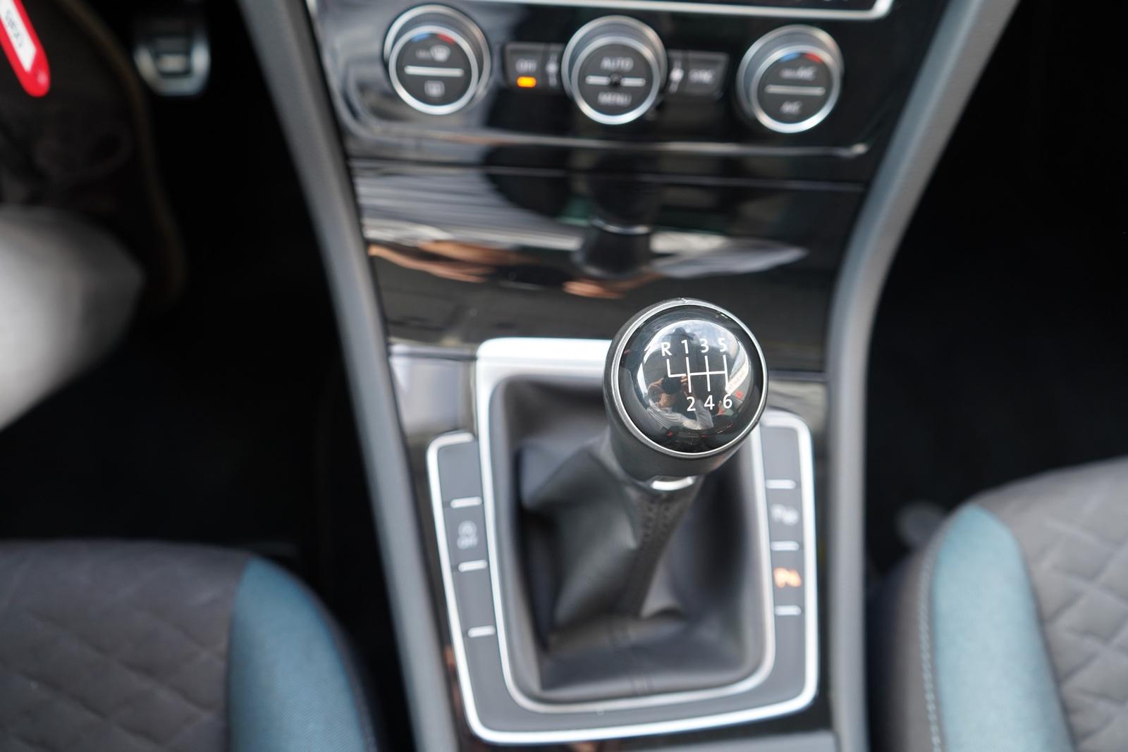 Volkswagen Golf VII 1.0 IQ Drive ACC Totwinkel Sitzheizung