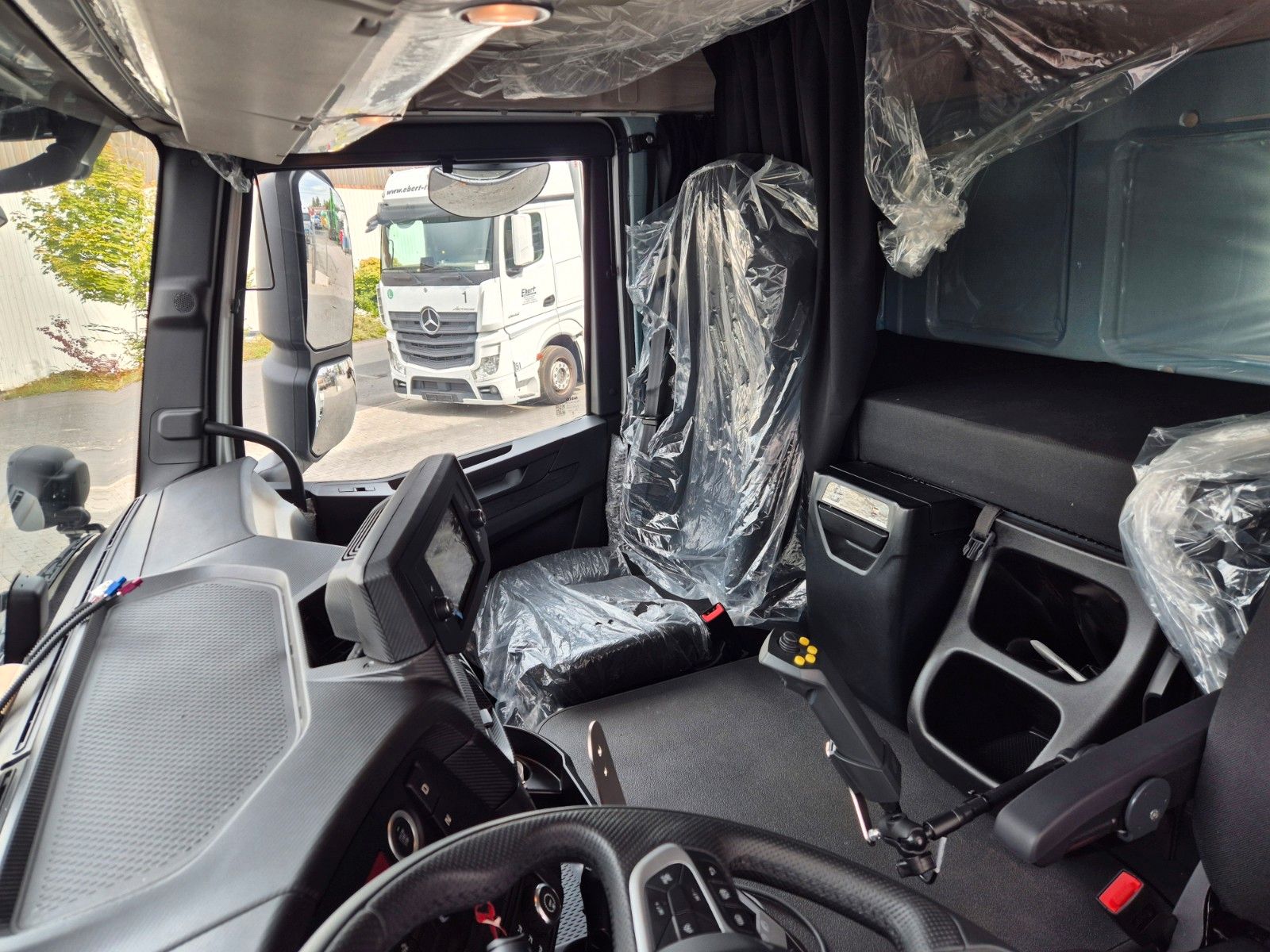 Fahrzeugabbildung Iveco X-Way AT300X48Z/P HR OFF 6x4 Hiab Winterdienst