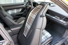 PORSCHE 911 Turbo 50 Jahre / HERITAGE PAKET / BURMESTER