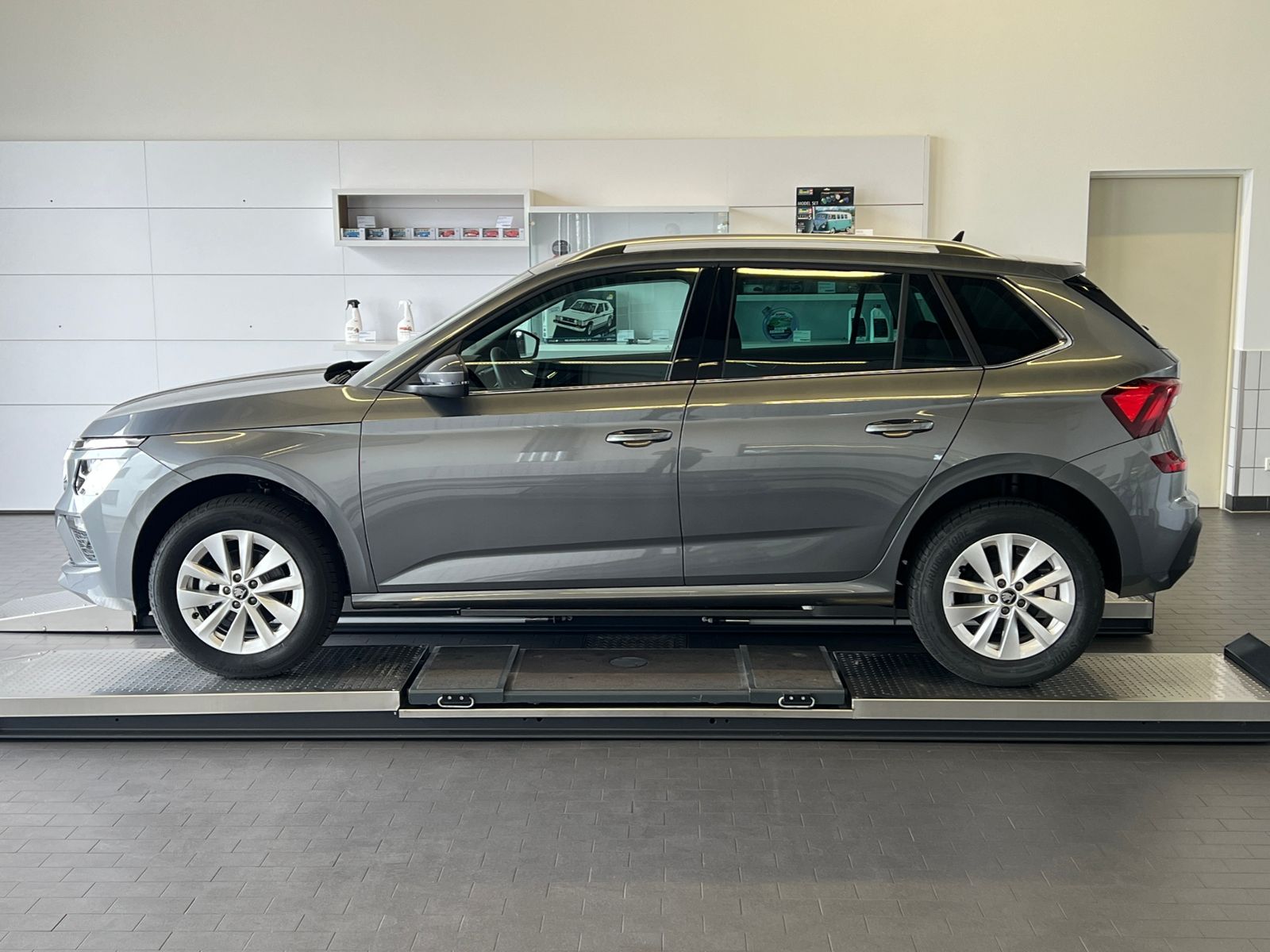 Fahrzeugabbildung SKODA Kamiq Selection 1.0 TSI DSG *ACC, LED, Kamera, S