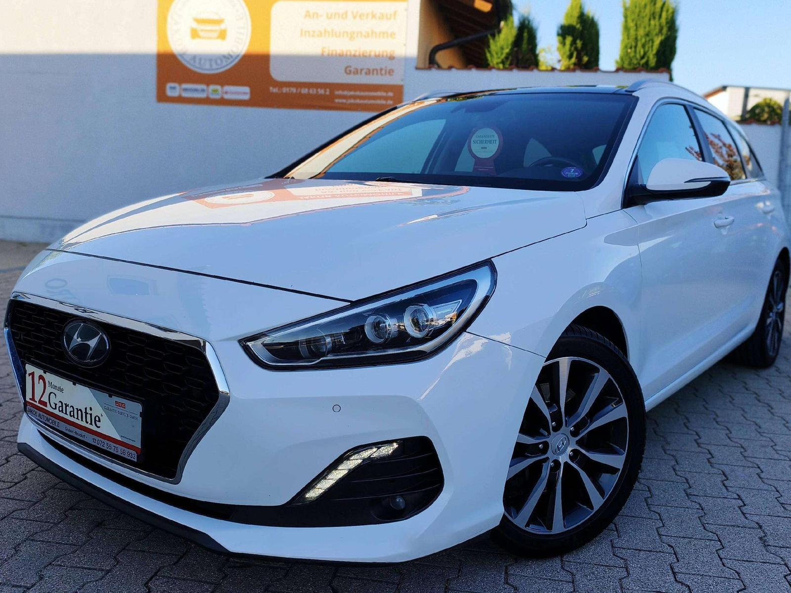 Hyundai i30 TÜV Neu 1.Hand Panorama NAVI Kamera LRH