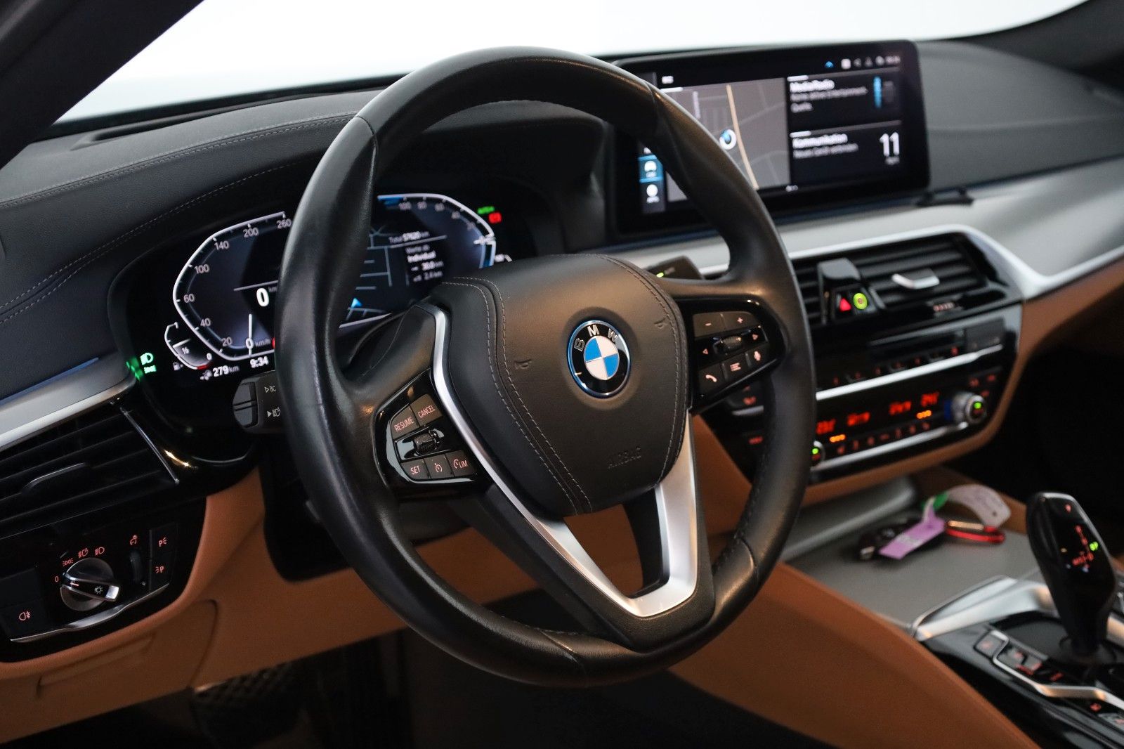 Fahrzeugabbildung BMW 530 e Luxury Line Lim.,Leder,Kamera,HUD,Panorama