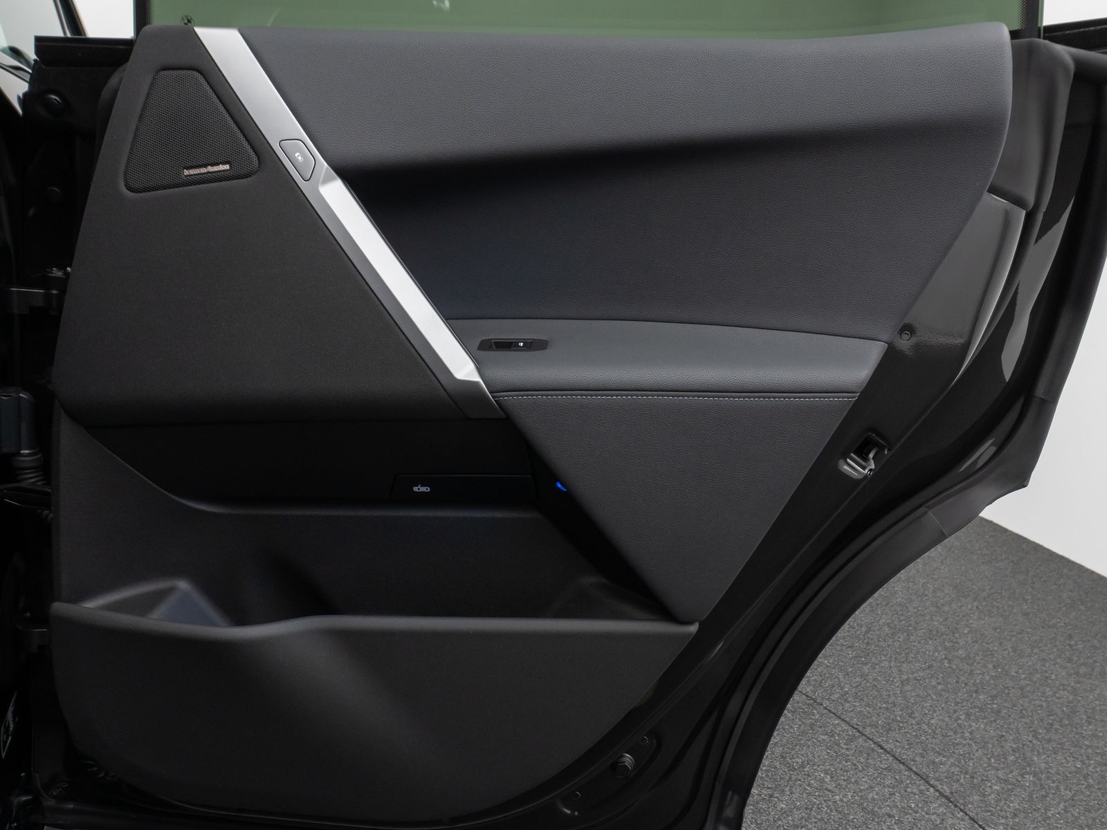 Fahrzeugabbildung BMW iX xD40 Sportpaket360°DAB H/K ACC AHK Komfort