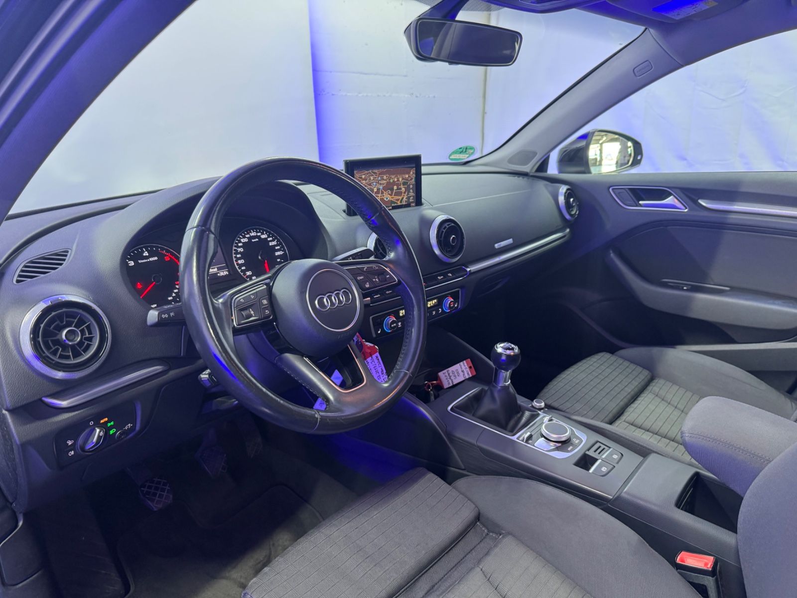 Audi A3 Sportback 2.0 TDI S line PANO NAVI LED STDHZG foto 16