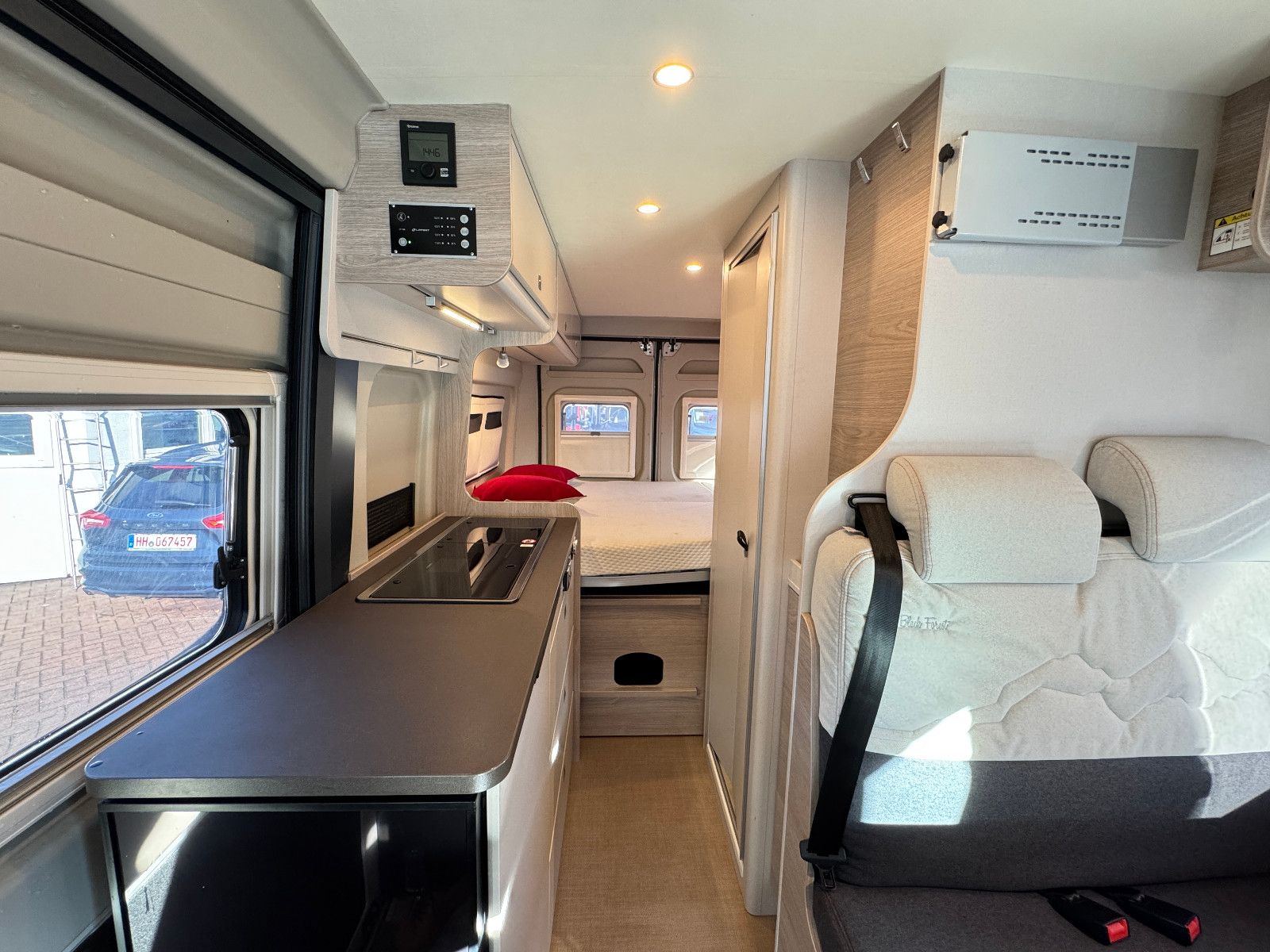 Fahrzeugabbildung Bürstner Campeo Black Forest C 600 AUFSTELLDACH SHZ NAVI+