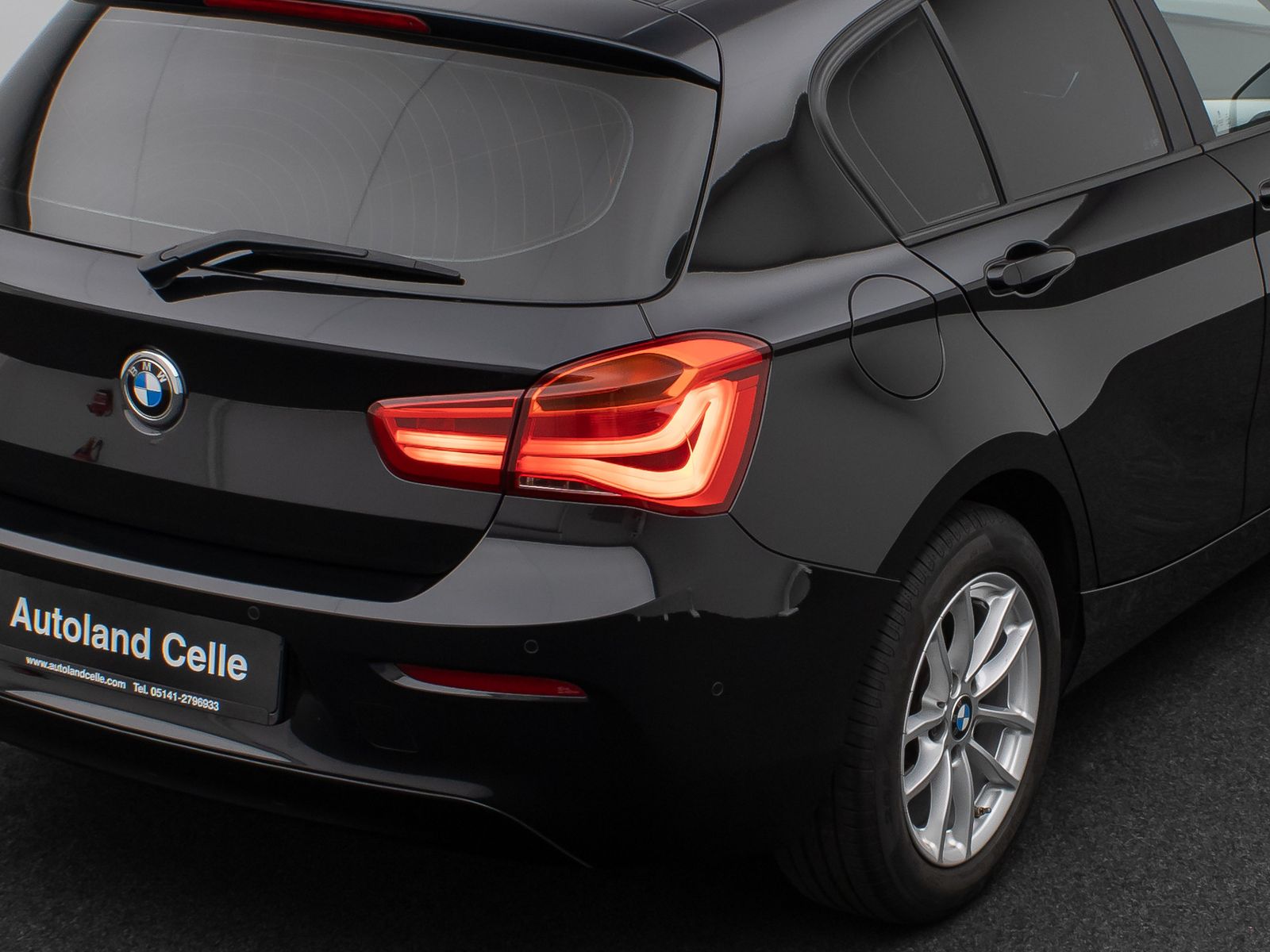 Fahrzeugabbildung BMW 118i Parkassist Sitzheizg USB Regensensor 8fach
