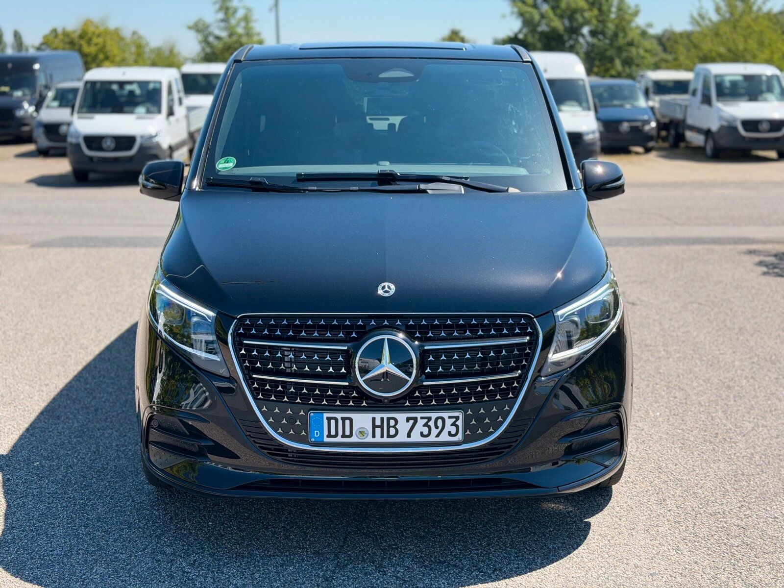 Mercedes-Benz V 300 d STYLE ED+AIRMATIC+AHK+AMG+EASYPACK+NIGHT imagem 2