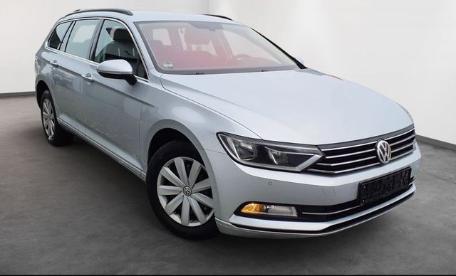 Volkswagen Passat Variant 2.0 TDI Tüv Scheckh. AHK Navi SHZ