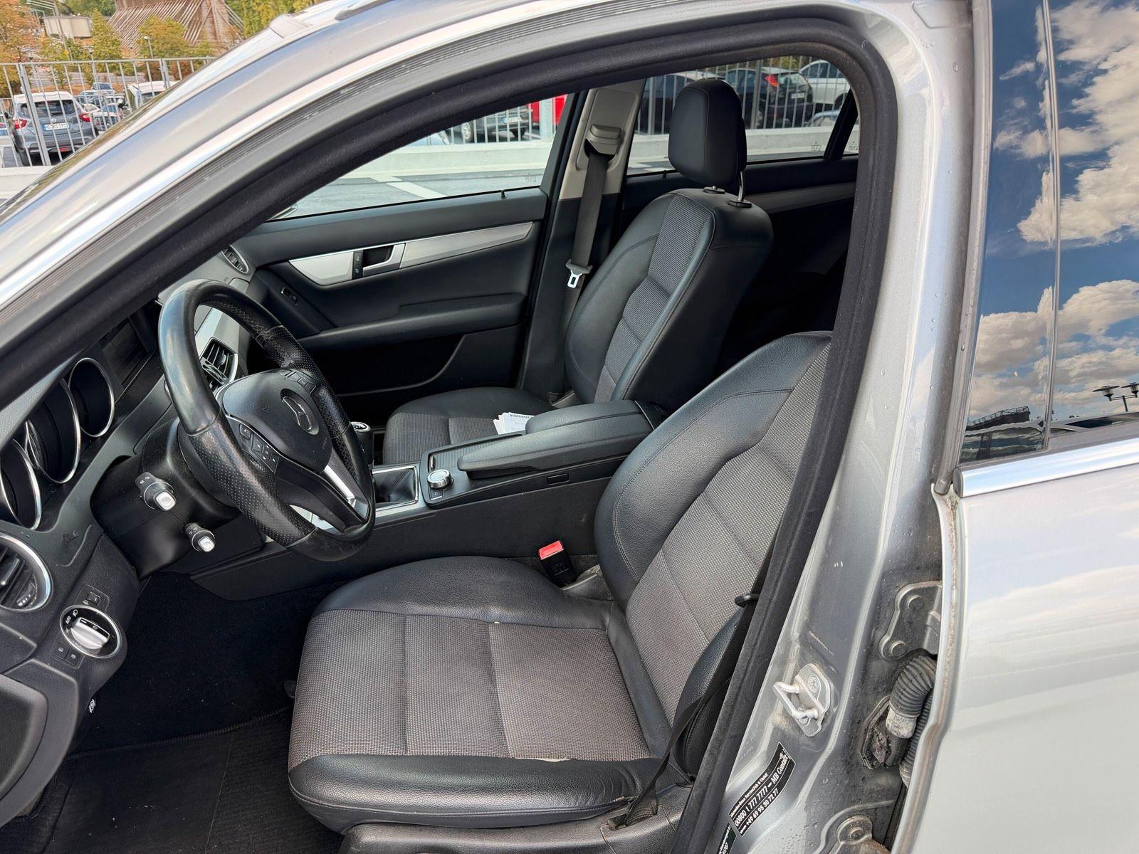 Mercedes-Benz C220 2012 — photo 13