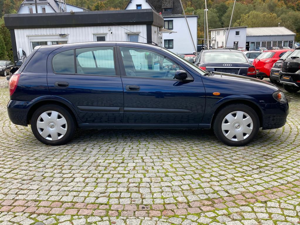 Nissan Almera