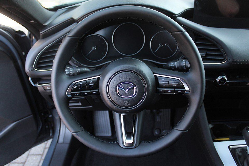 Fahrzeugabbildung Mazda 3 2025 M-Hybrid Centre-Line G-140 DESI NAVI ACAA
