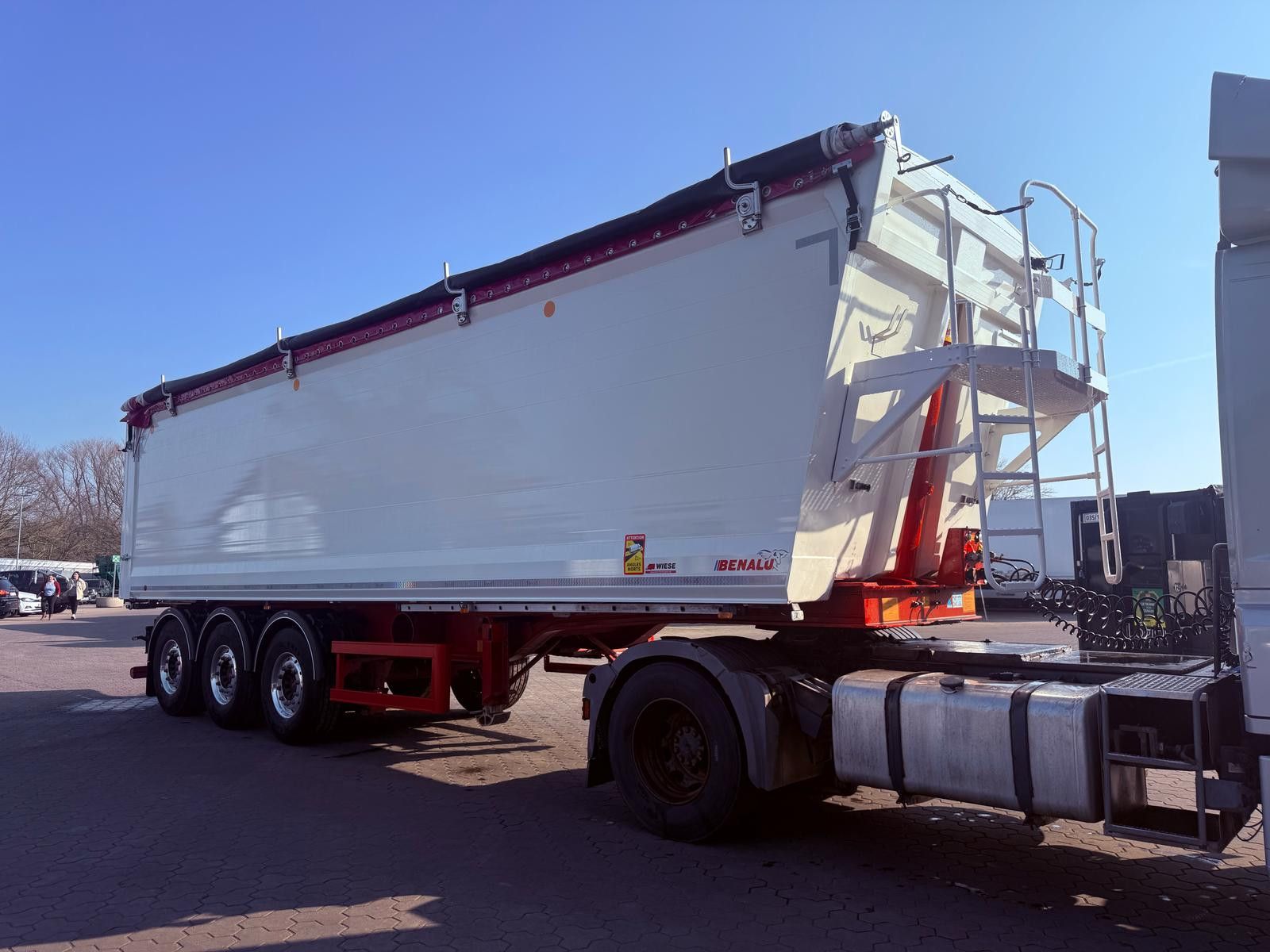 Fahrzeugabbildung Benalu Bulkliner S 95 Kipper 50 m3