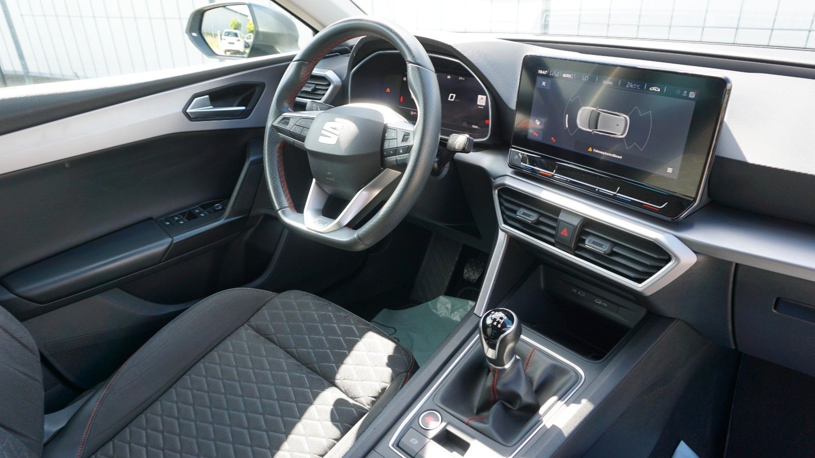 Fahrzeugabbildung SEAT Leon FR, SEAT Garantie, Navi, Sportfahrwerk, LED