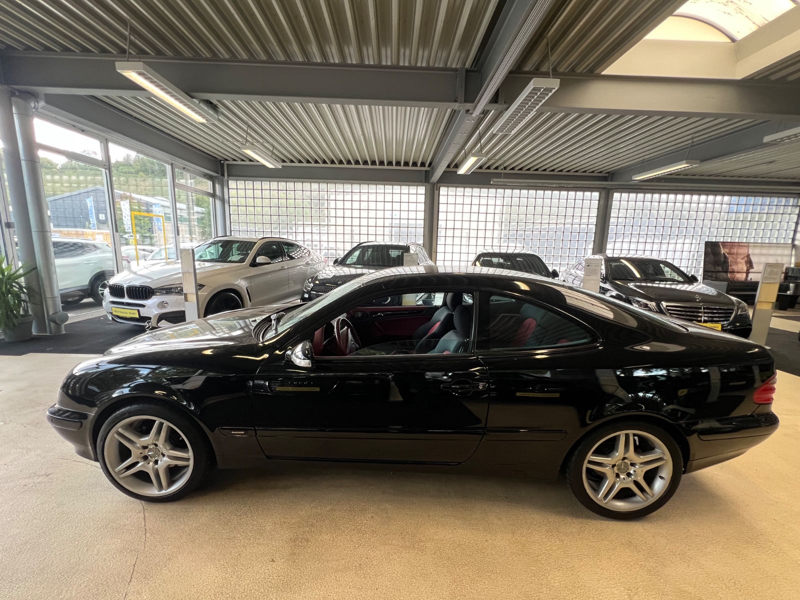Fahrzeugabbildung Mercedes-Benz CLK 320 AVANTGARDE * 1.HAND *