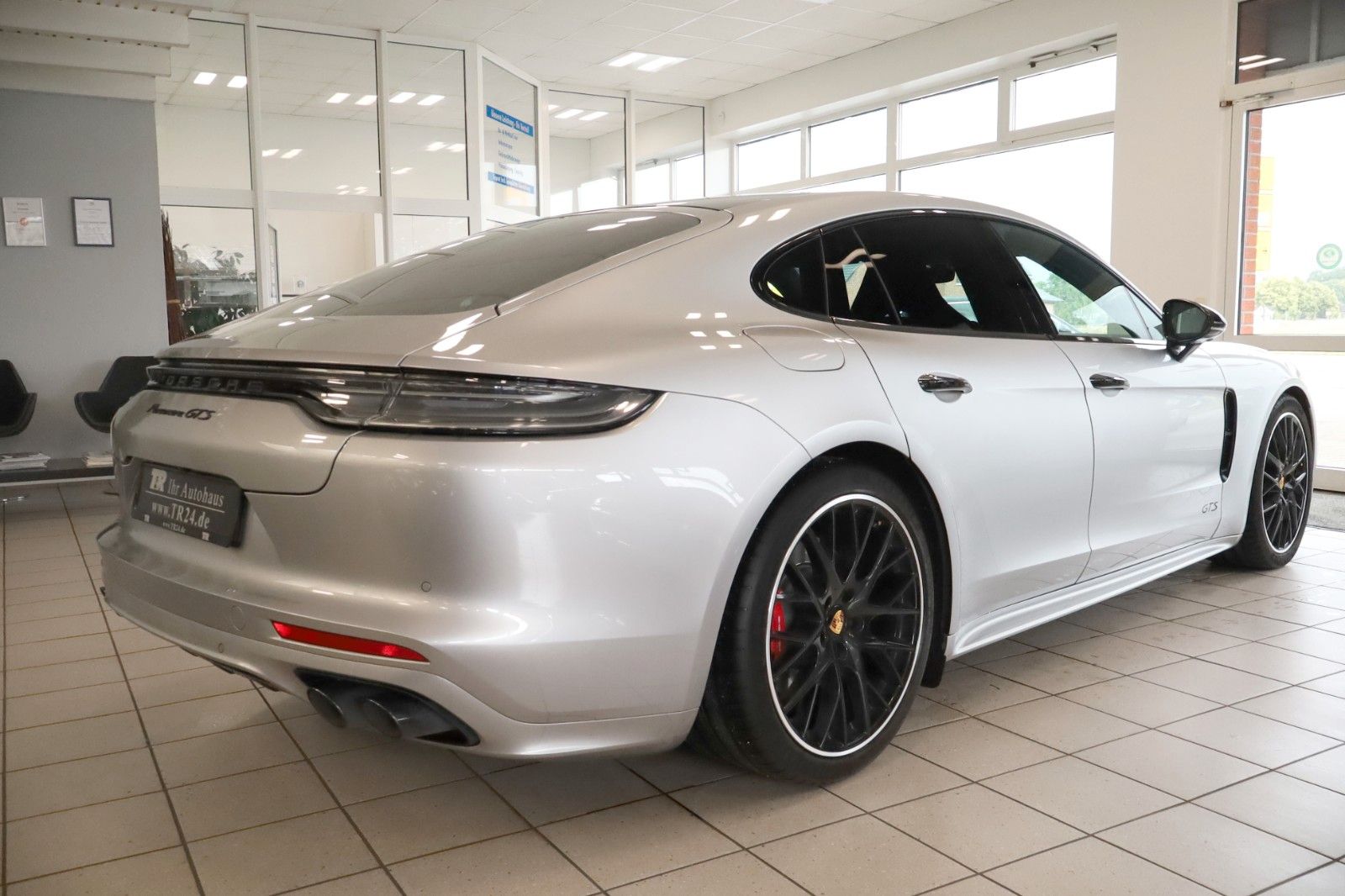 Fahrzeugabbildung Porsche Panamera GTS SportDesign/Panorama/ACC/HeadUP/21"