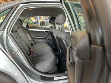 Audi A4 Lim. *TEMPOMAT*KLIMAAUTOMATIK*SitzHZ*