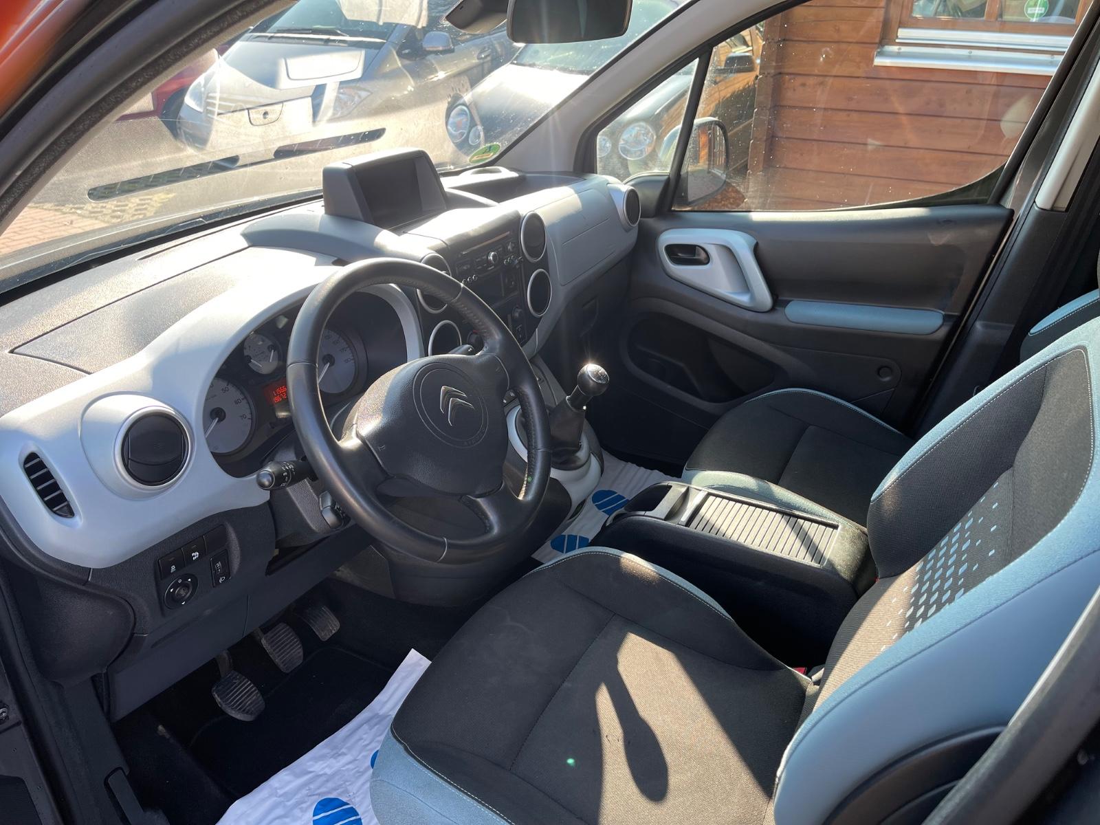 Citroën Berlingo Kombi Selection*5SITZER*SHZ*PDC*NAVI*