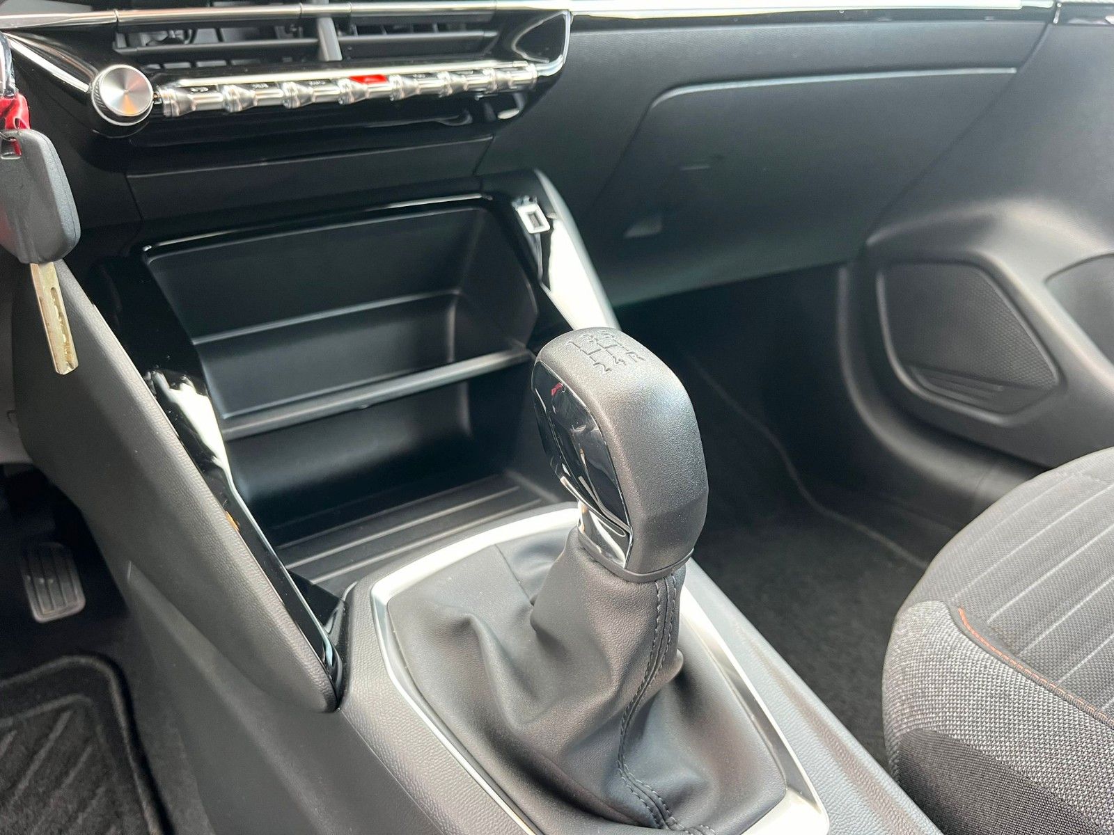 Fahrzeugabbildung Peugeot 208 Active