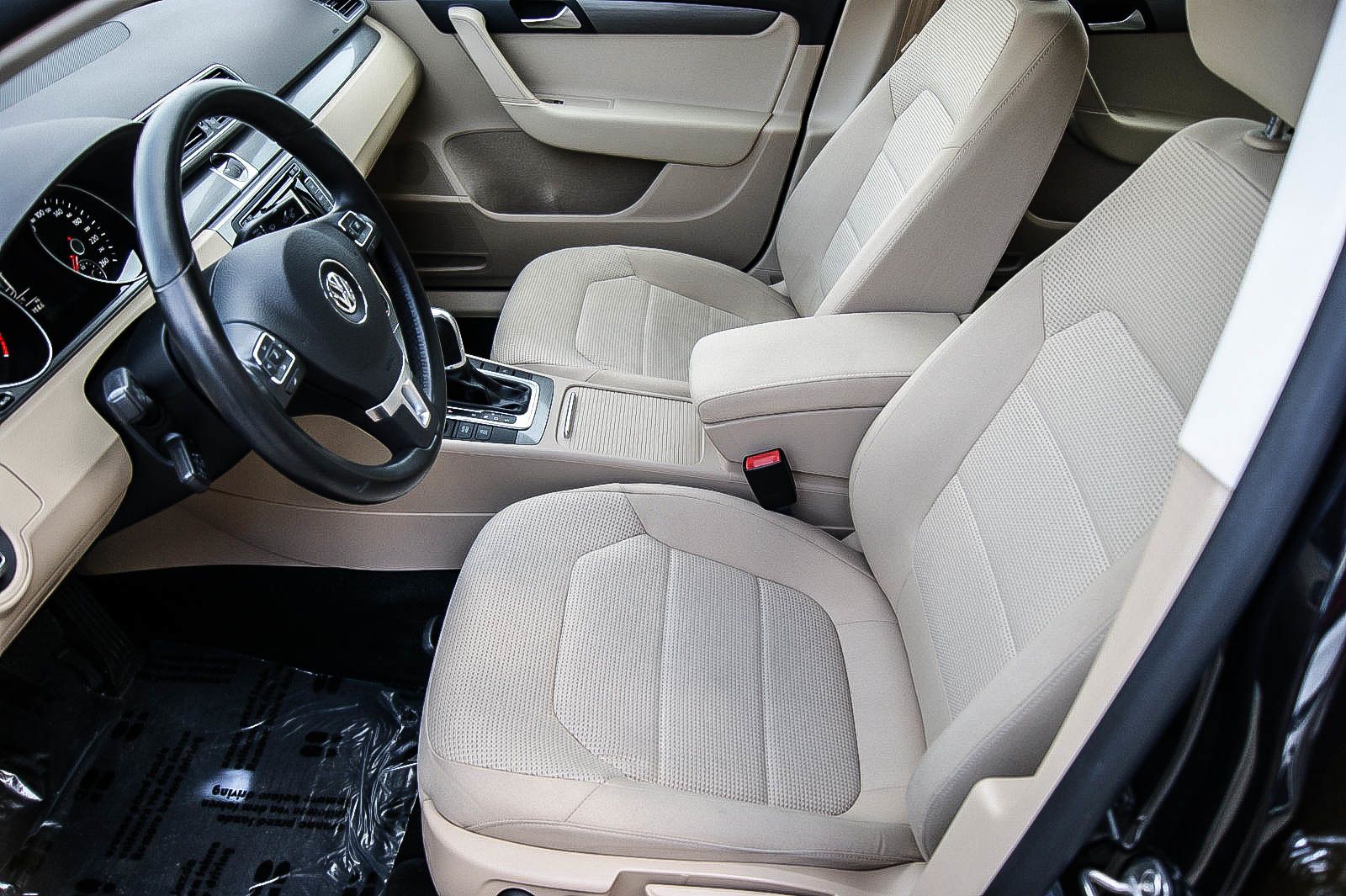 Fahrzeugabbildung Volkswagen Passat Lim 1.8TSI DSG XENON PDC BUSINESS WINTER