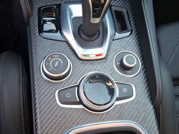 Alfa Romeo Giulia Quadrifoglio 2.9 V6 Bi-Turbo Kam.+KeyLess