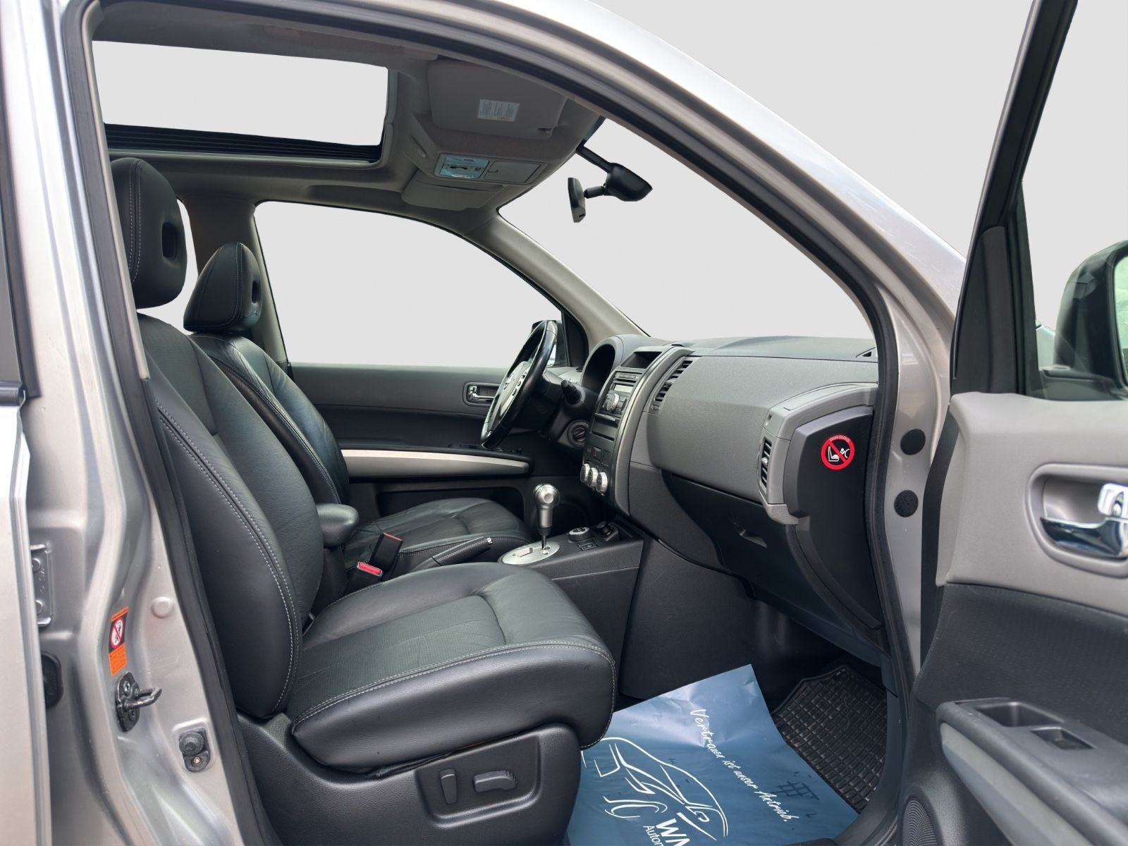 Fahrzeugabbildung Nissan X-Trail LE 4X4 /AHK/Schiebedach/Leder