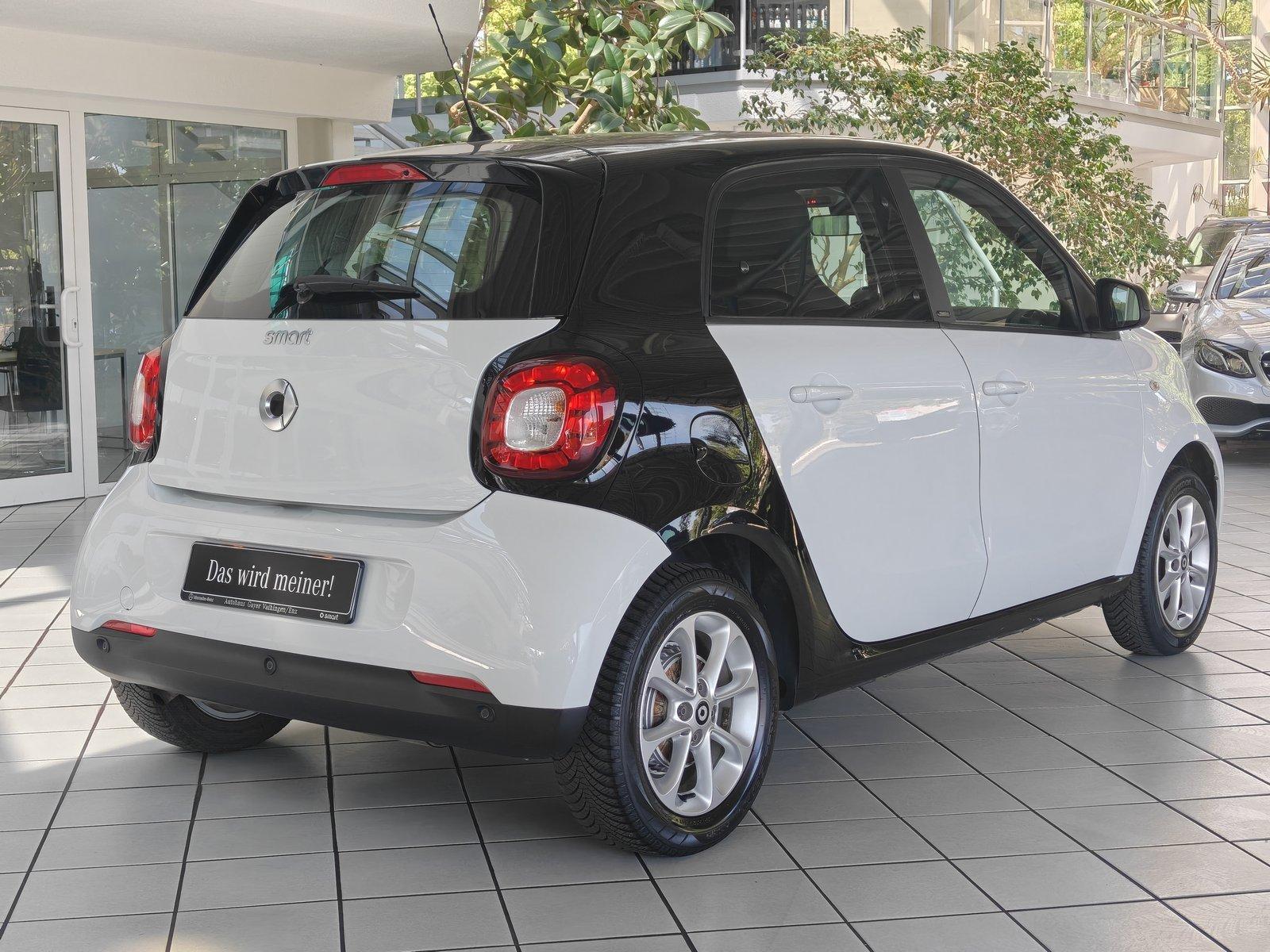 Smart ForFour Passion twinamic PDC+NAVI+SHZ+KLIMA+L&S+