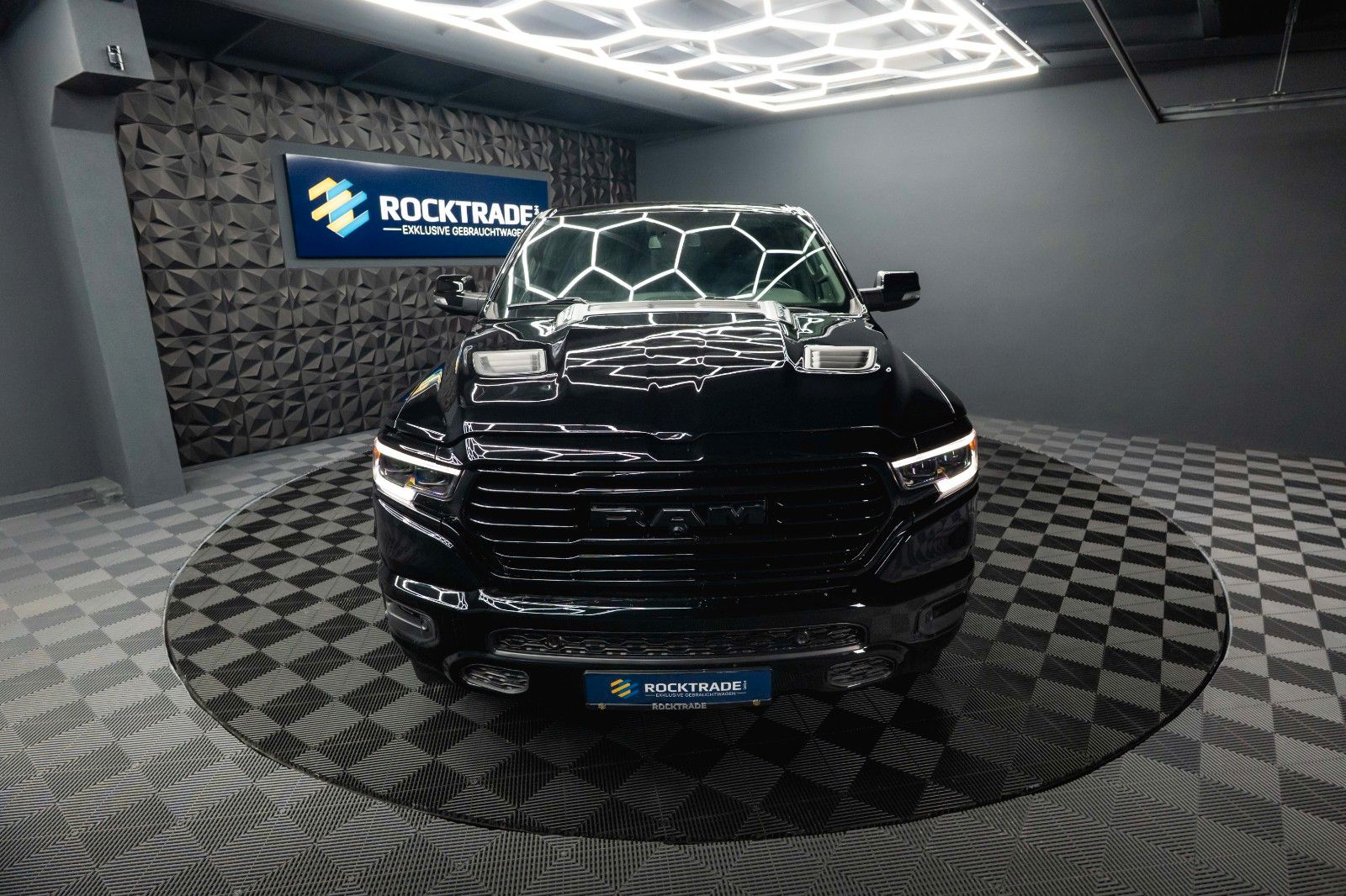 Fahrzeugabbildung Dodge RAM 5.7 V8 HEMI 4x4 Night LARAMIE RAMBOX 19%