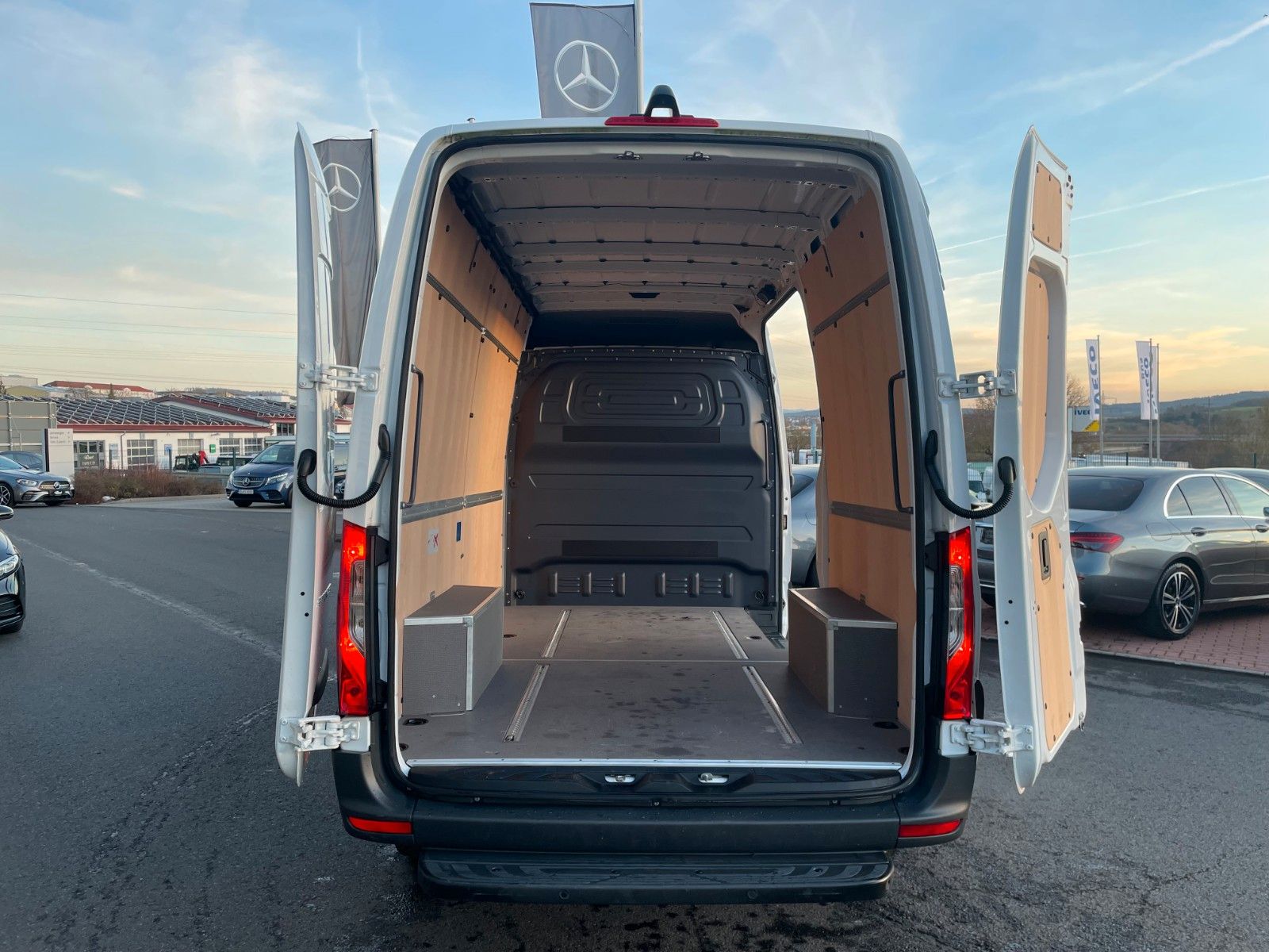 Fahrzeugabbildung Mercedes-Benz Sprinter 317 CDI 3665 9G Klima 360 MBUX