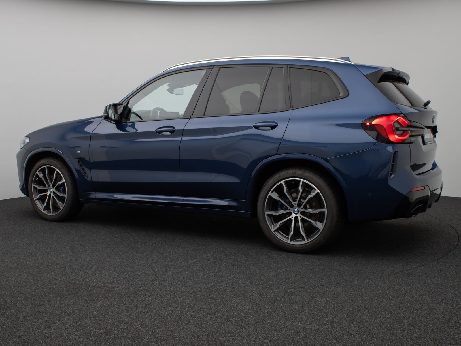 Fahrzeugabbildung BMW X3 M40d Kamera Laser HUD DAB H/K AHK Komfort 20"