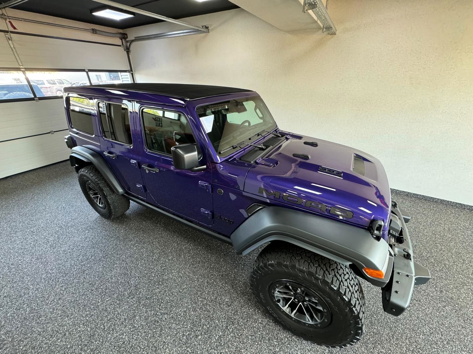 Fahrzeugabbildung Jeep MOAB 392-6.4L HEMI V8-WINDE-SKY ONE-35"