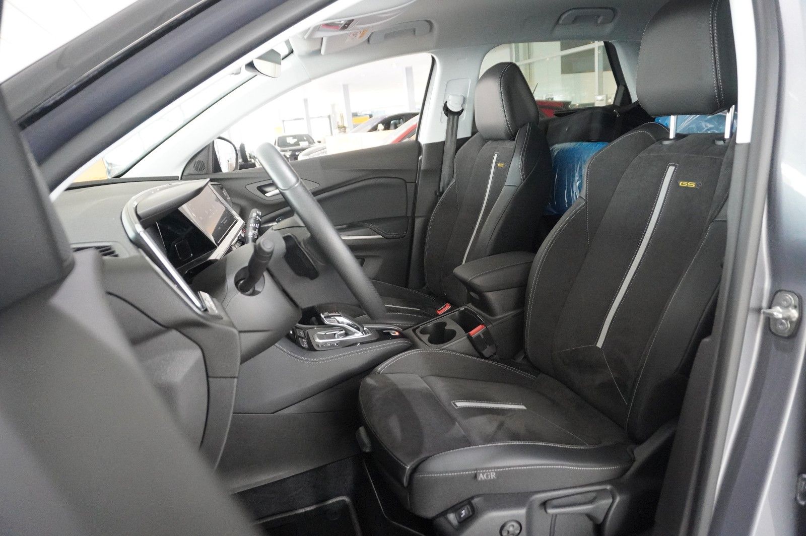 Fahrzeugabbildung Opel Grandland (X) 1.6T GSe 4HYBRID NAVI/LED/KAMERA