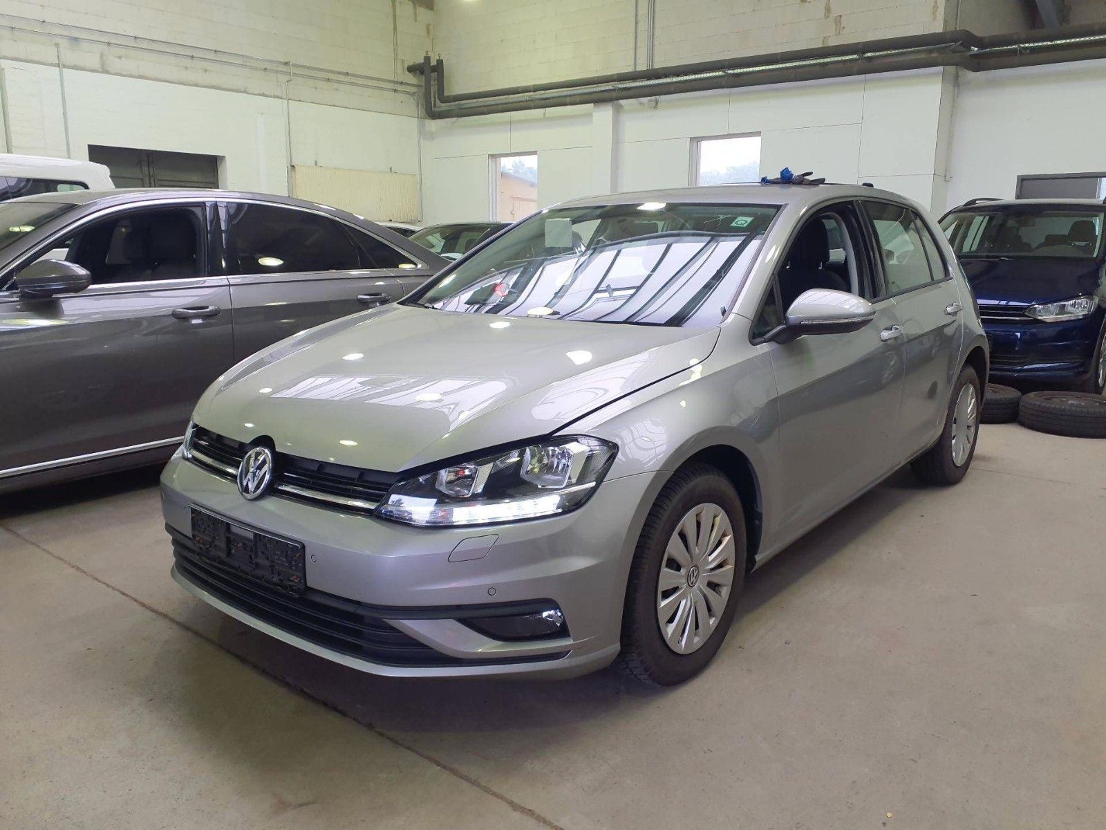 Fahrzeugabbildung Volkswagen Golf VII LIM. SITZH. TELVOR 8-FACH 4T. PDC 1.HD