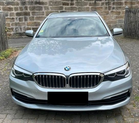 BMW BMW 520d Touring, unfallfrei, BJ2019 zu ve...