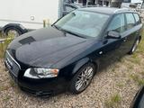 Audi A4 Avant 2.0 TDI PDC*NAVI*SHZ*AWR*ALU*TÜV